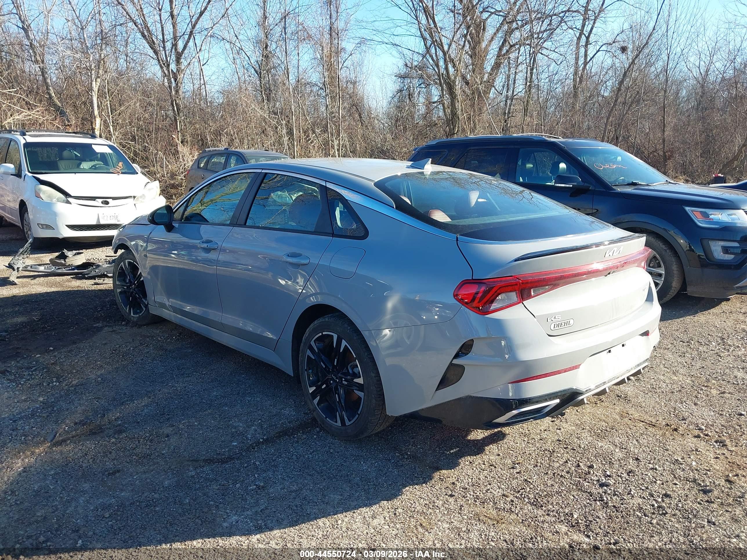 KIA K5 image 3