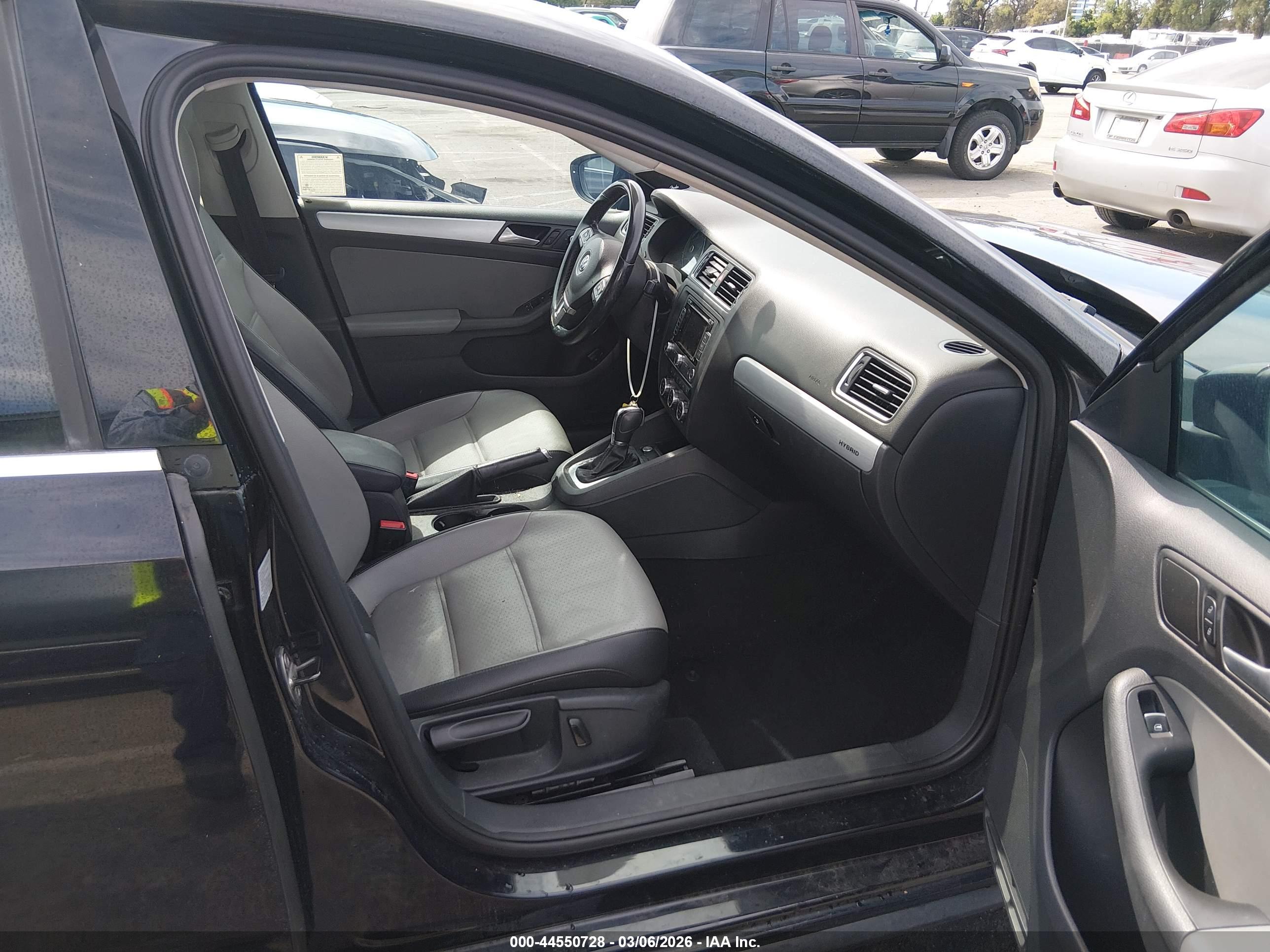VOLKSWAGEN JETTA image 5