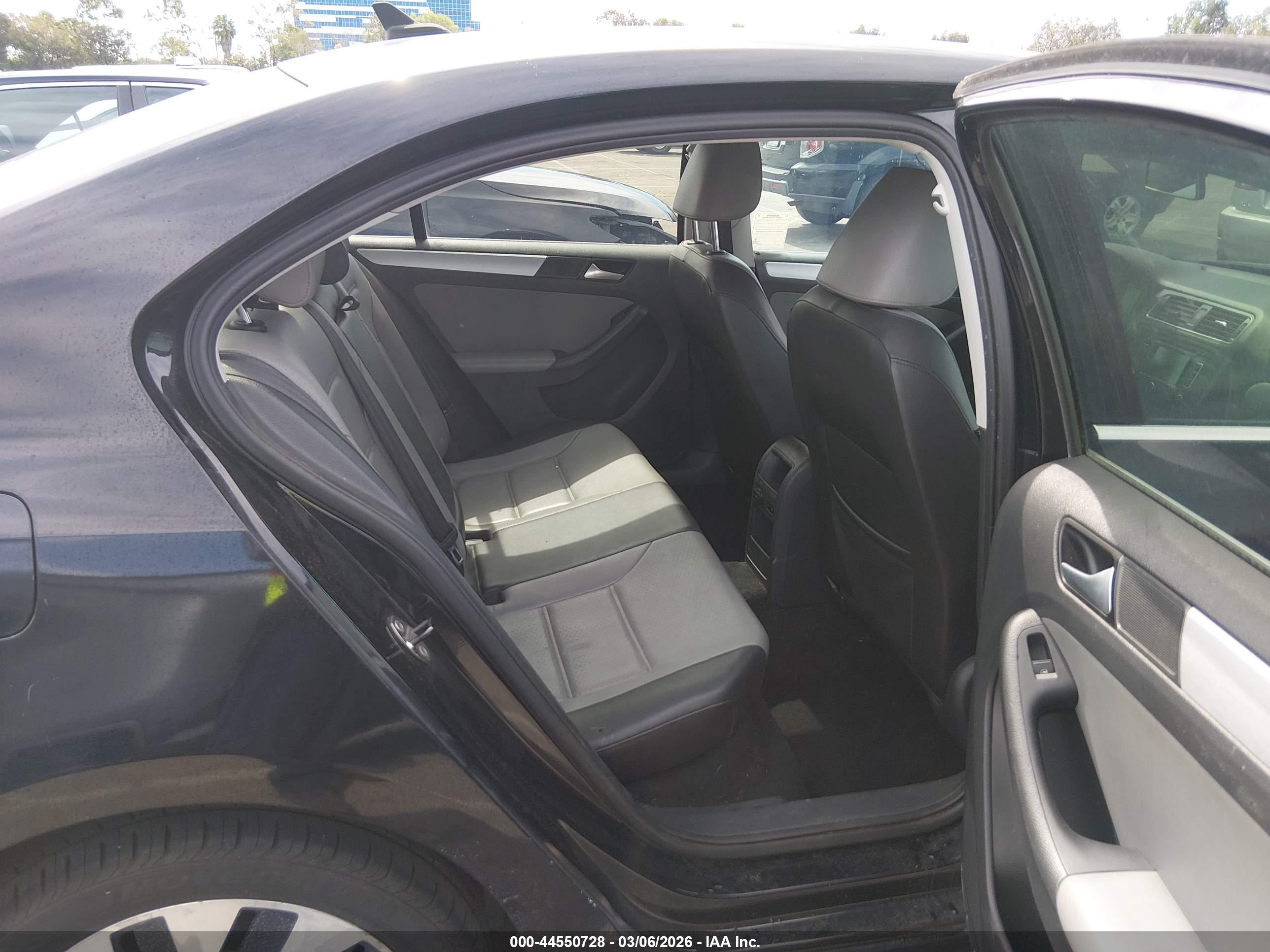VOLKSWAGEN JETTA image 8