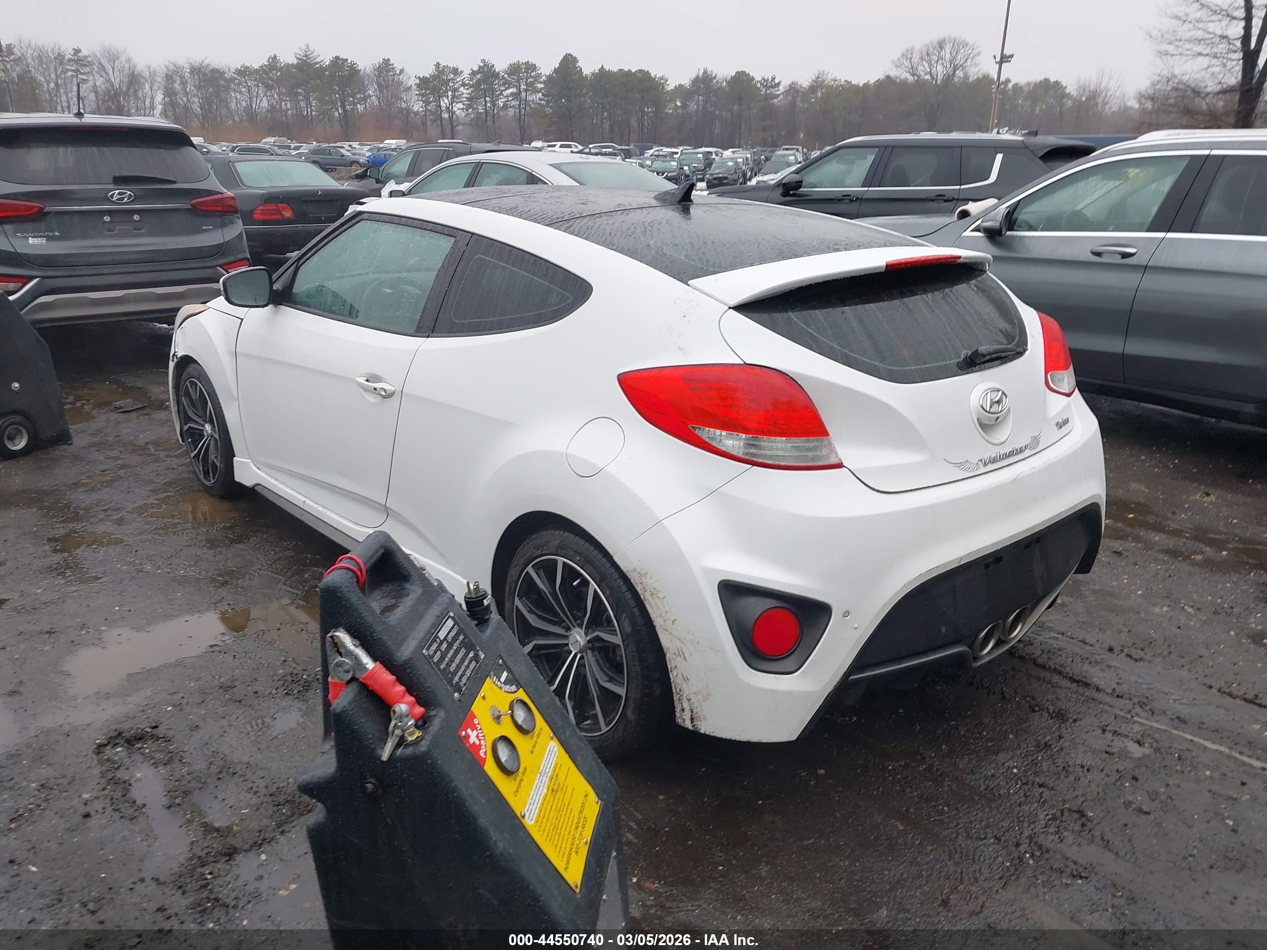 HYUNDAI VELOSTER image 3