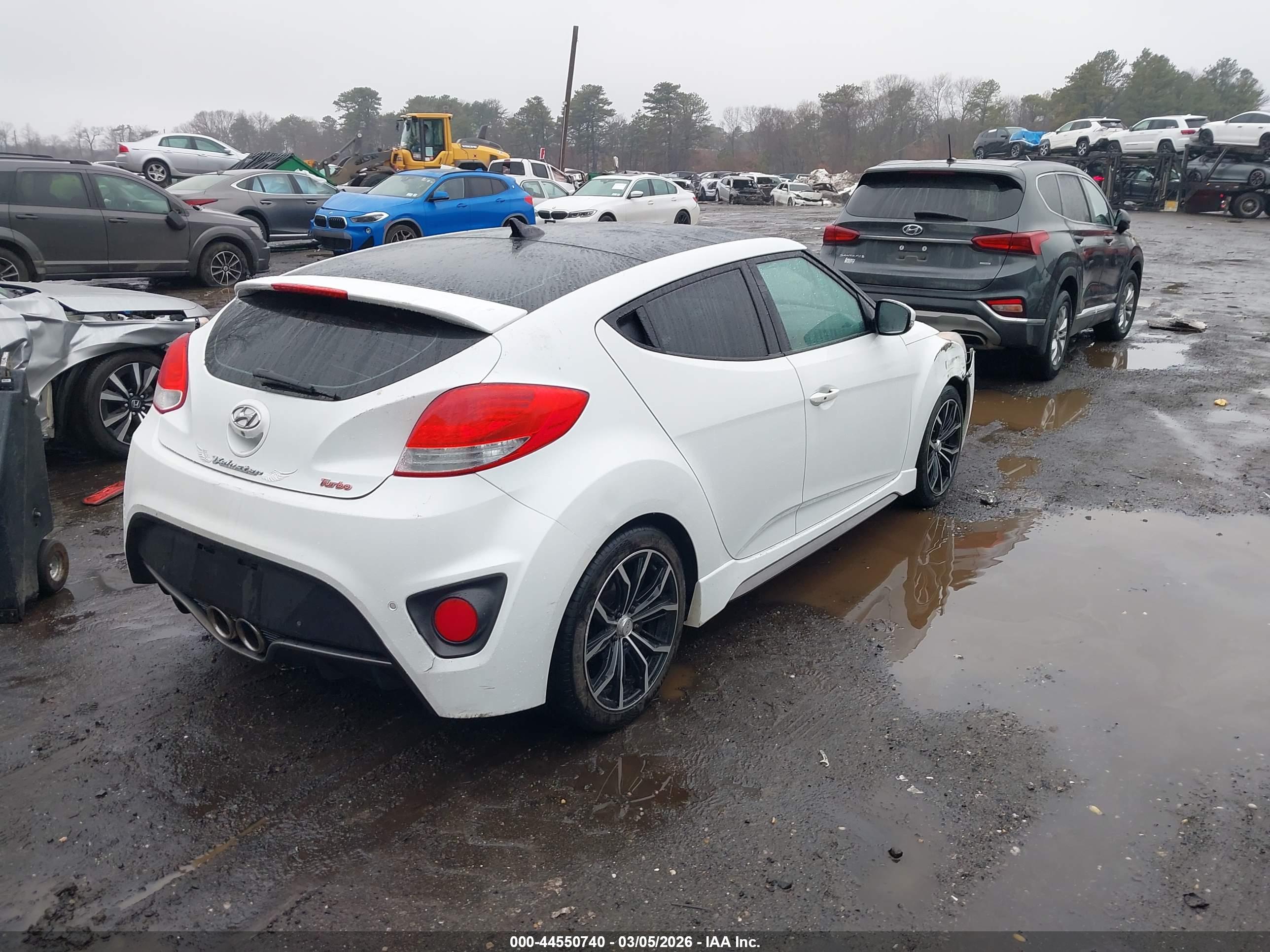 HYUNDAI VELOSTER image 4