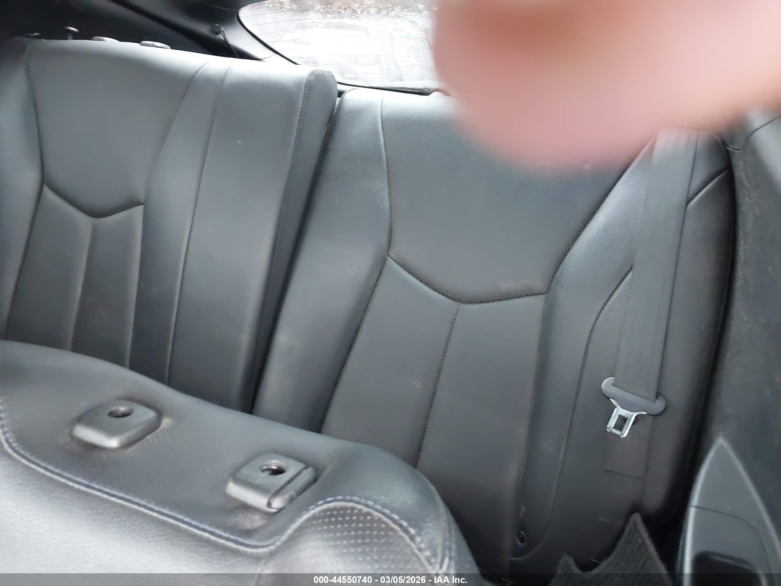 HYUNDAI VELOSTER image 8