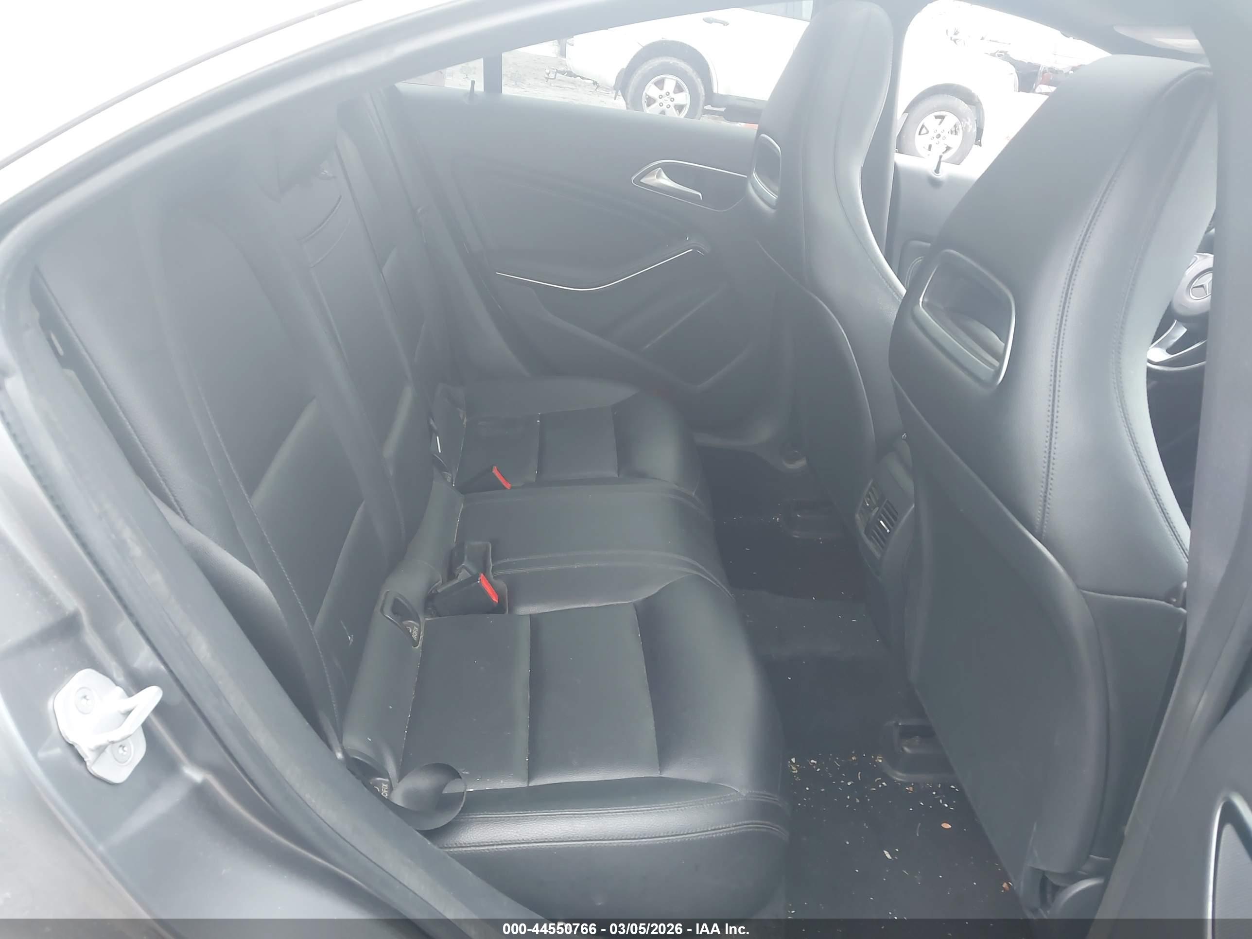 MERCEDES-BENZ CLA image 8