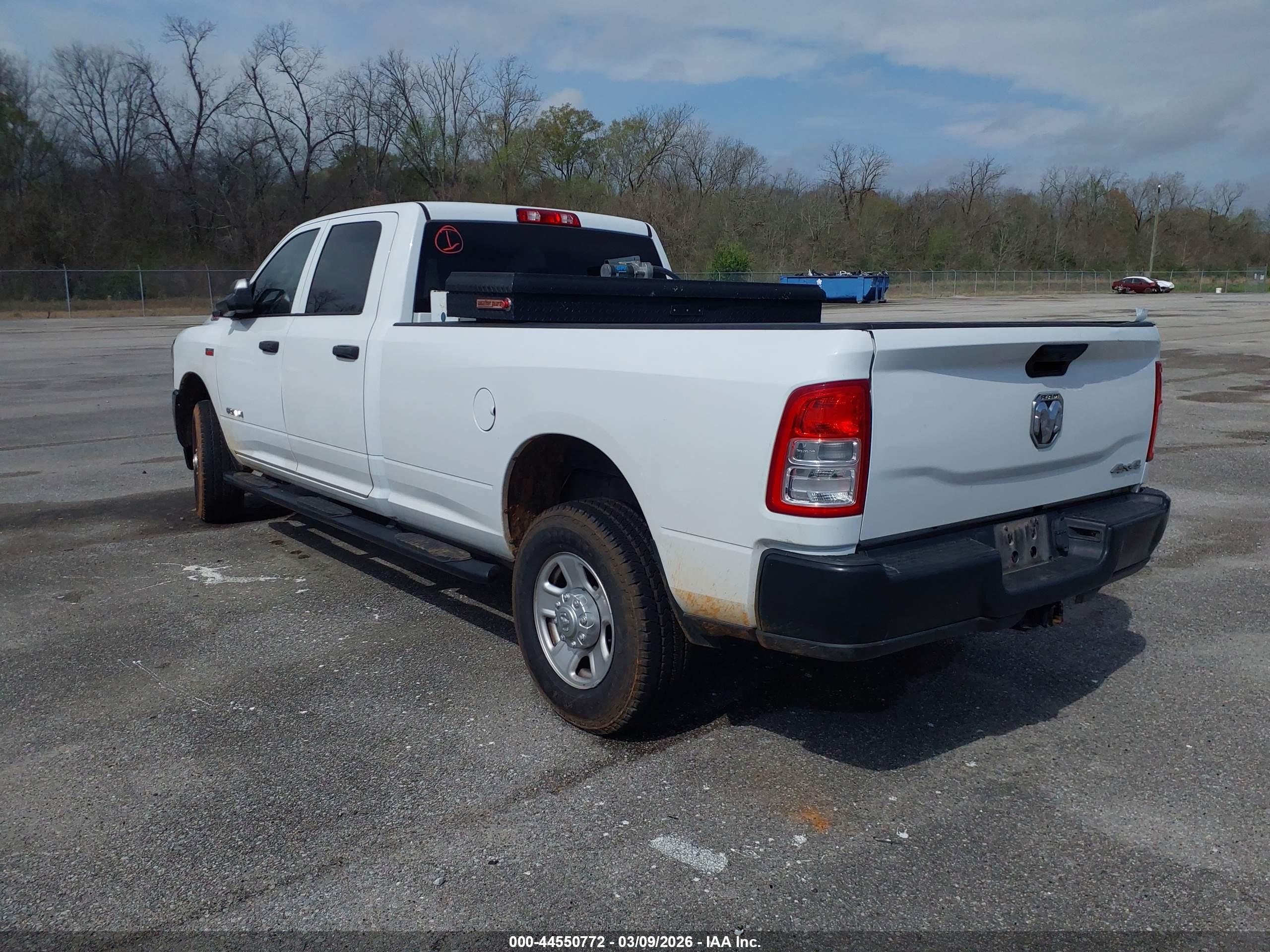 RAM 2500 image 3