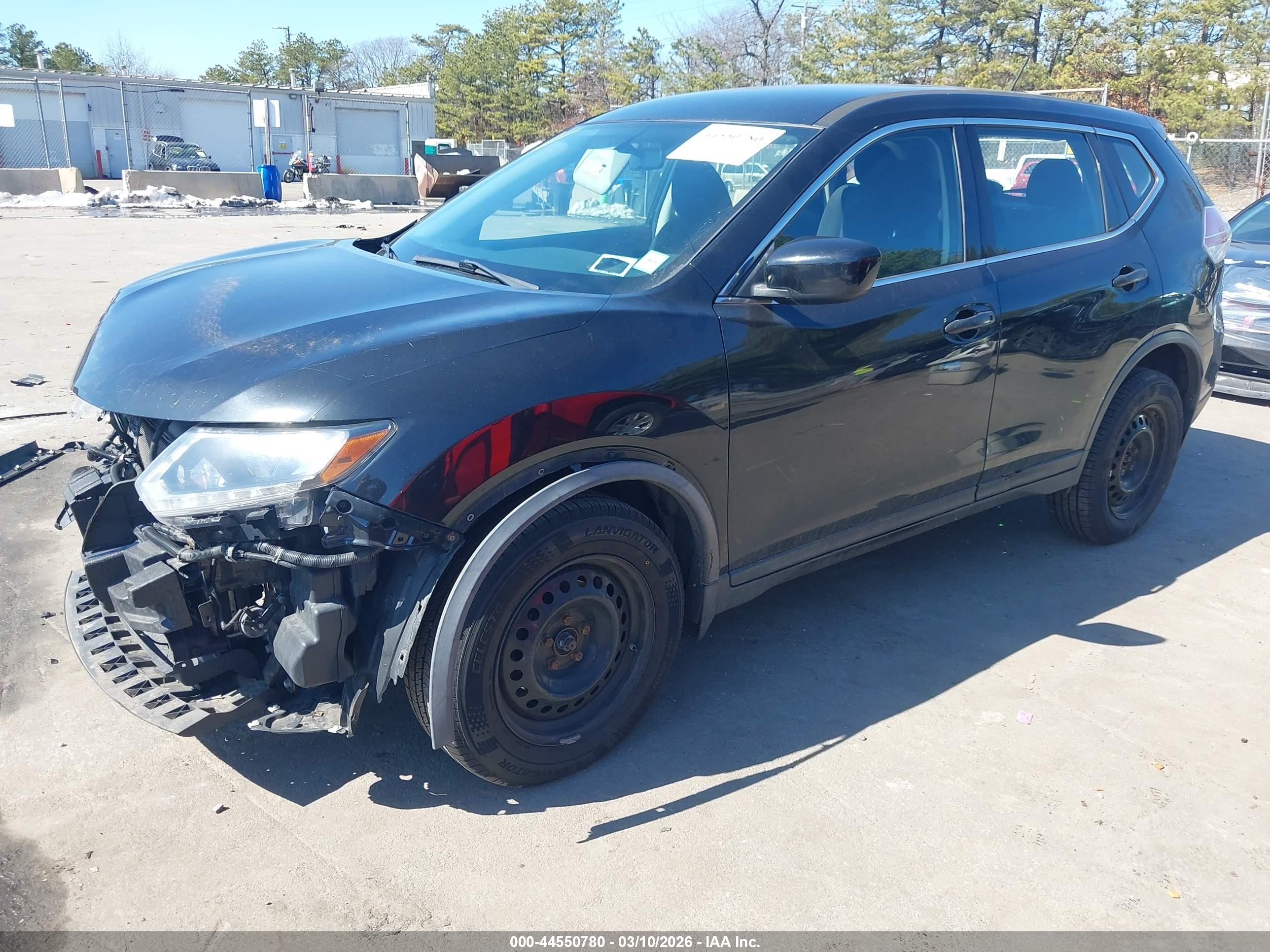 NISSAN ROGUE image 2