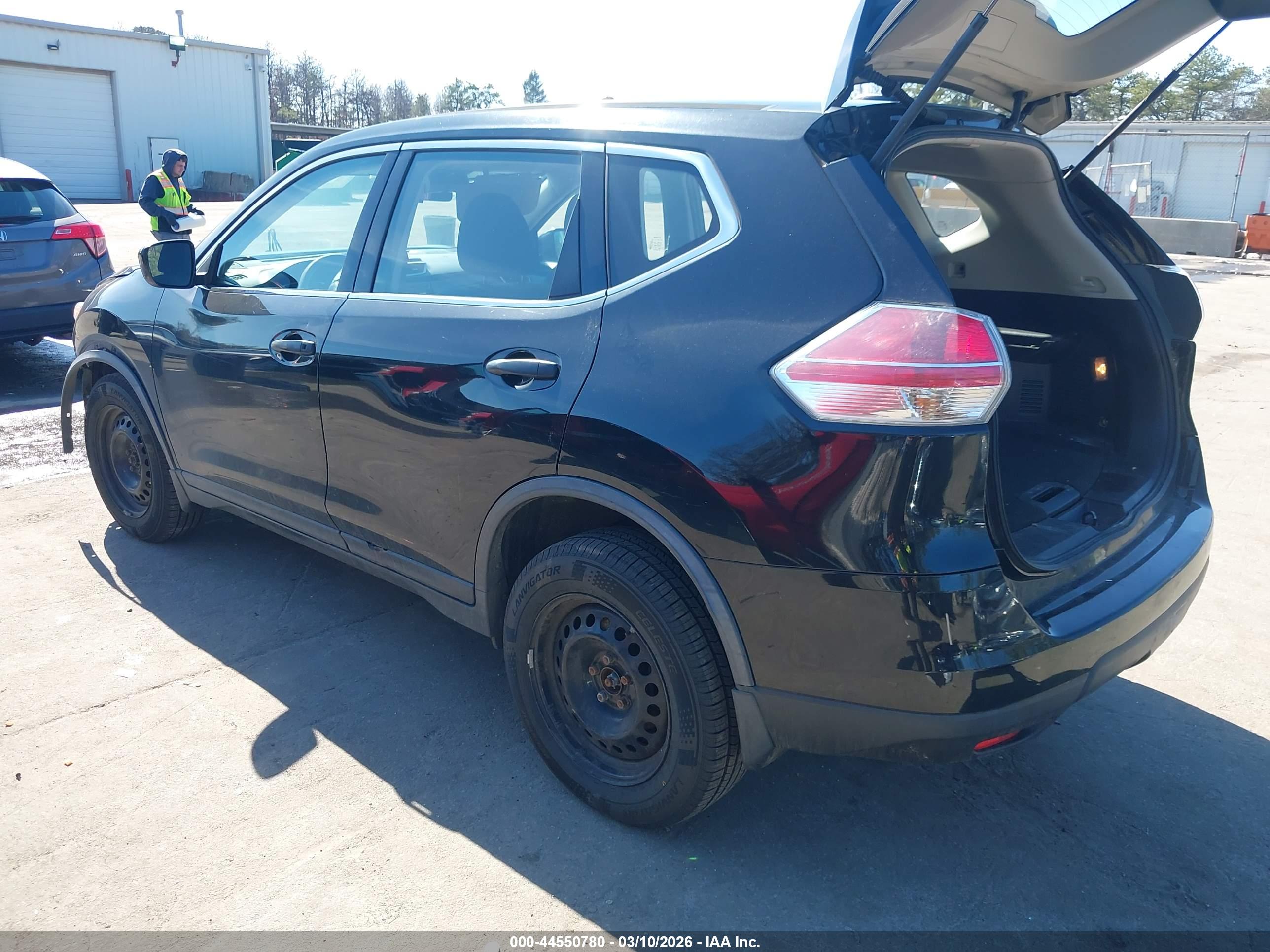 NISSAN ROGUE image 3