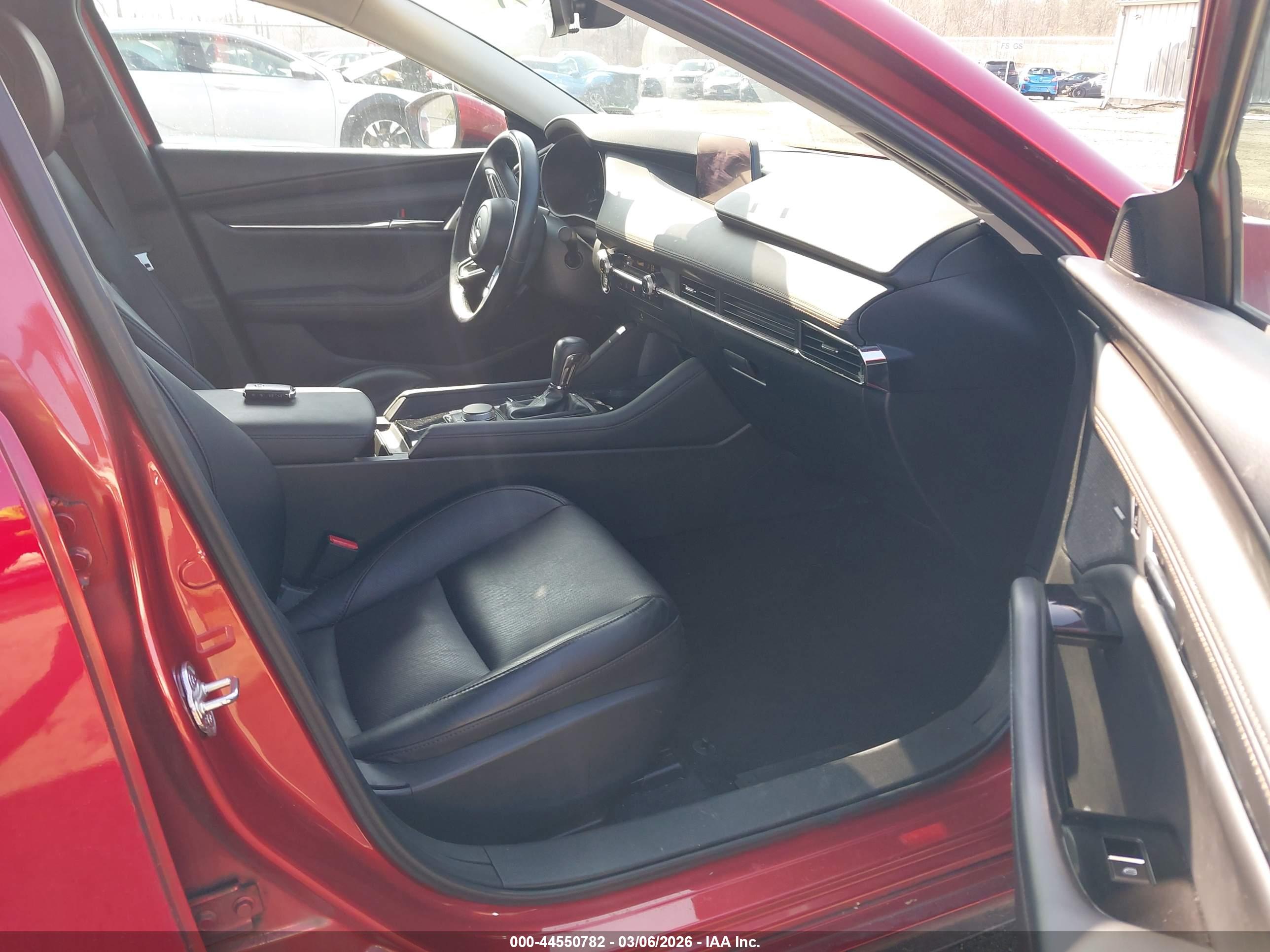 MAZDA MAZDA3 image 5