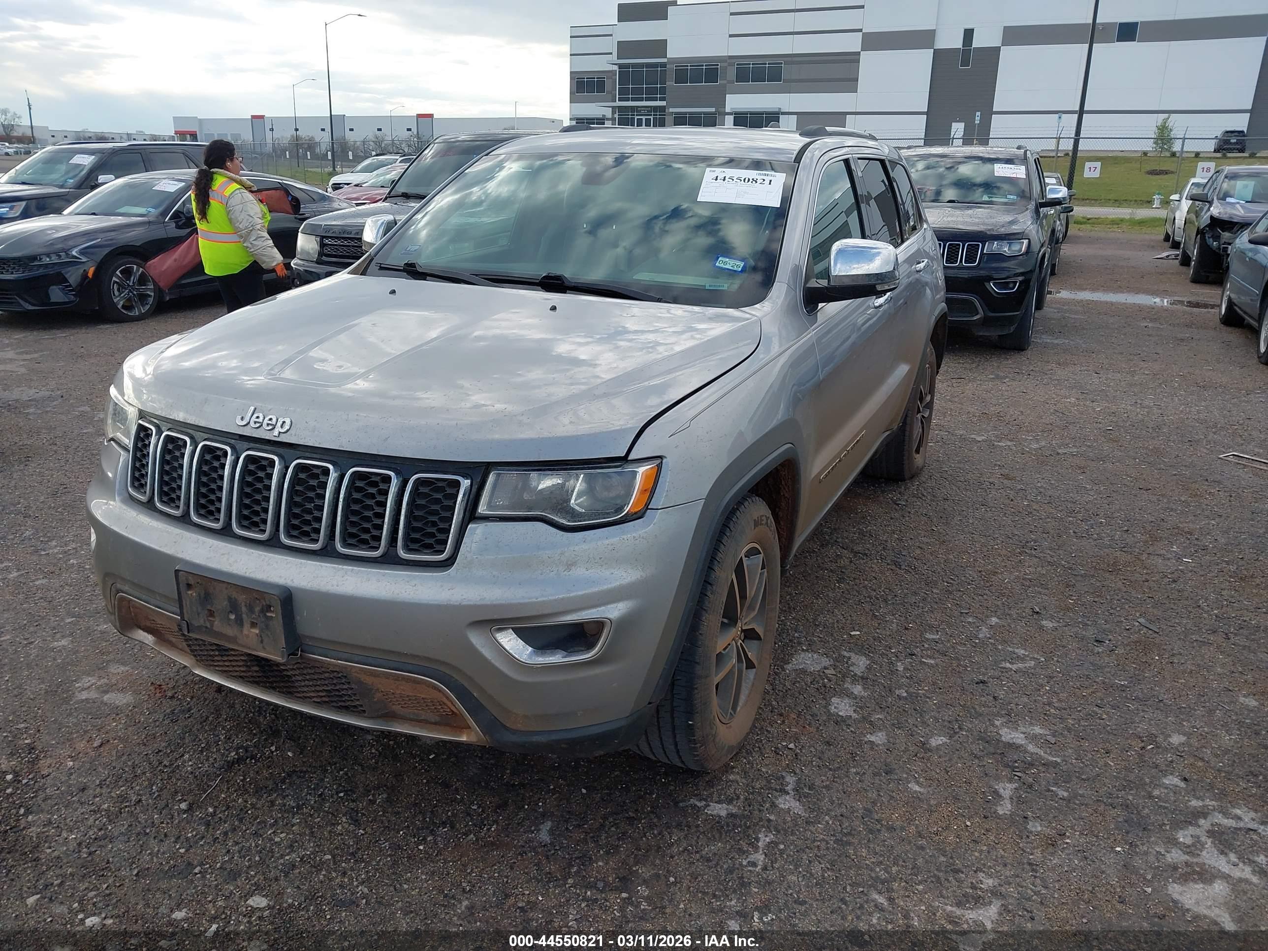 JEEP GRAND image 2