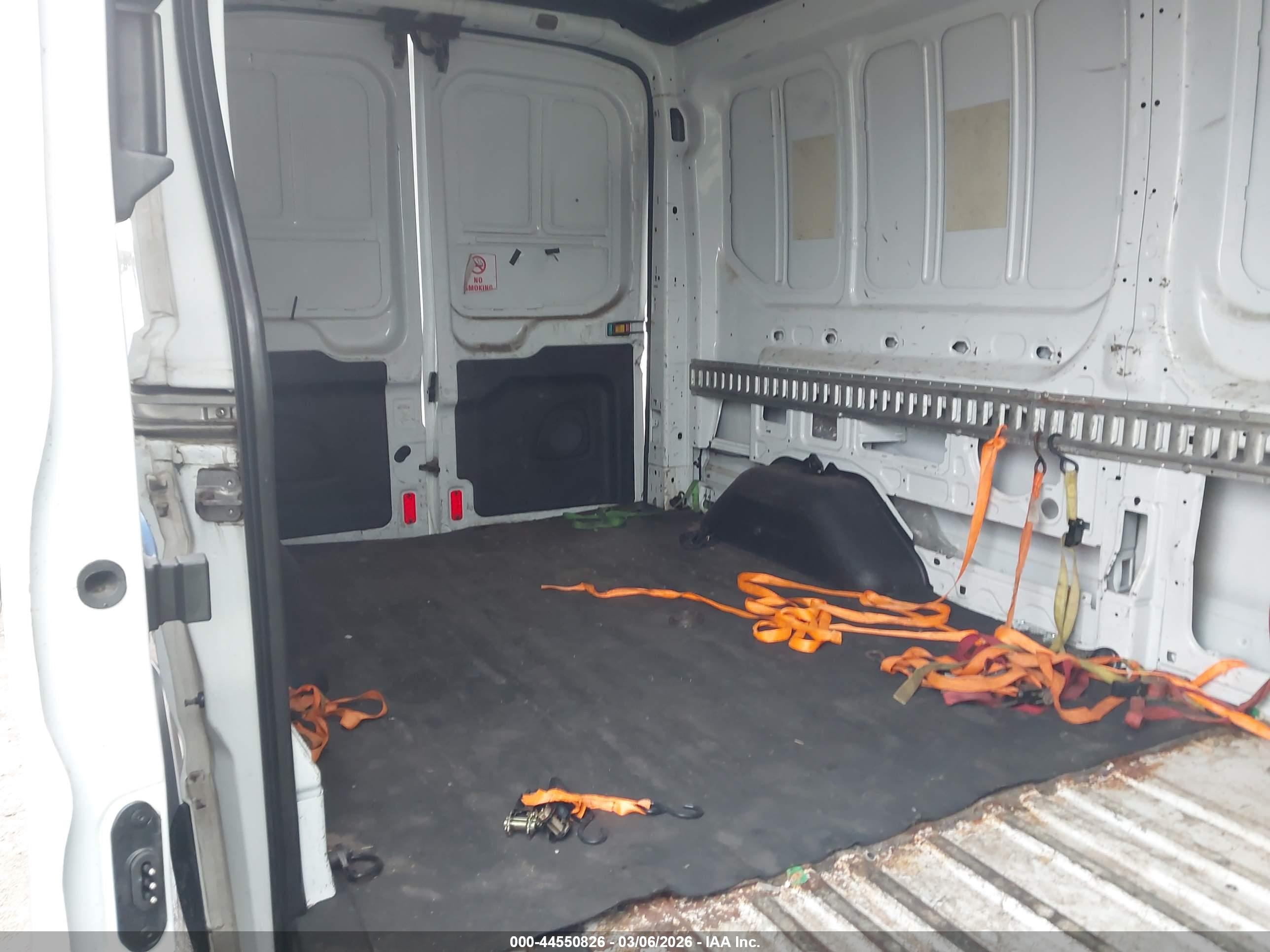 FORD TRANSIT-250 image 8