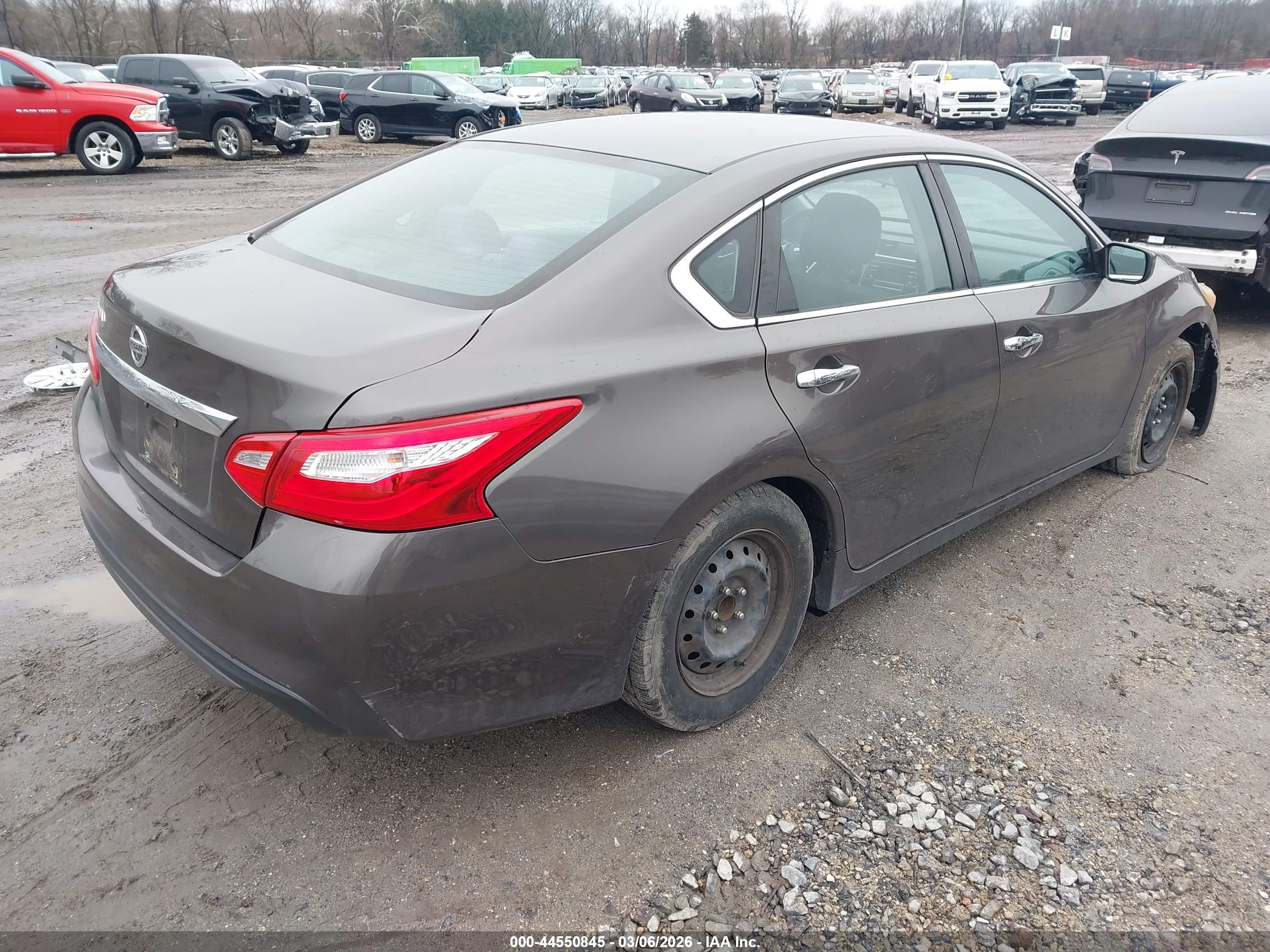 NISSAN ALTIMA image 4