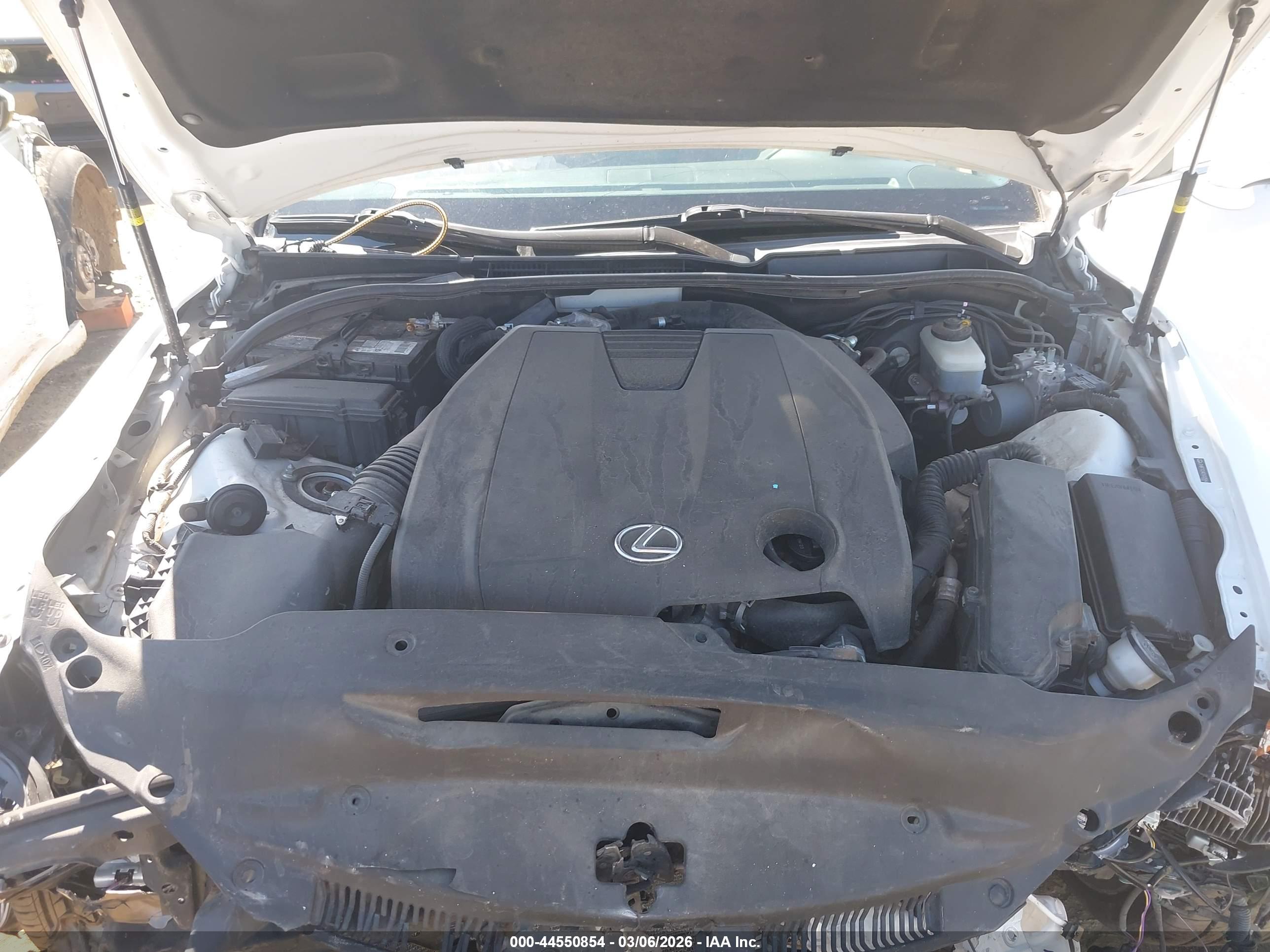 LEXUS IS image 10