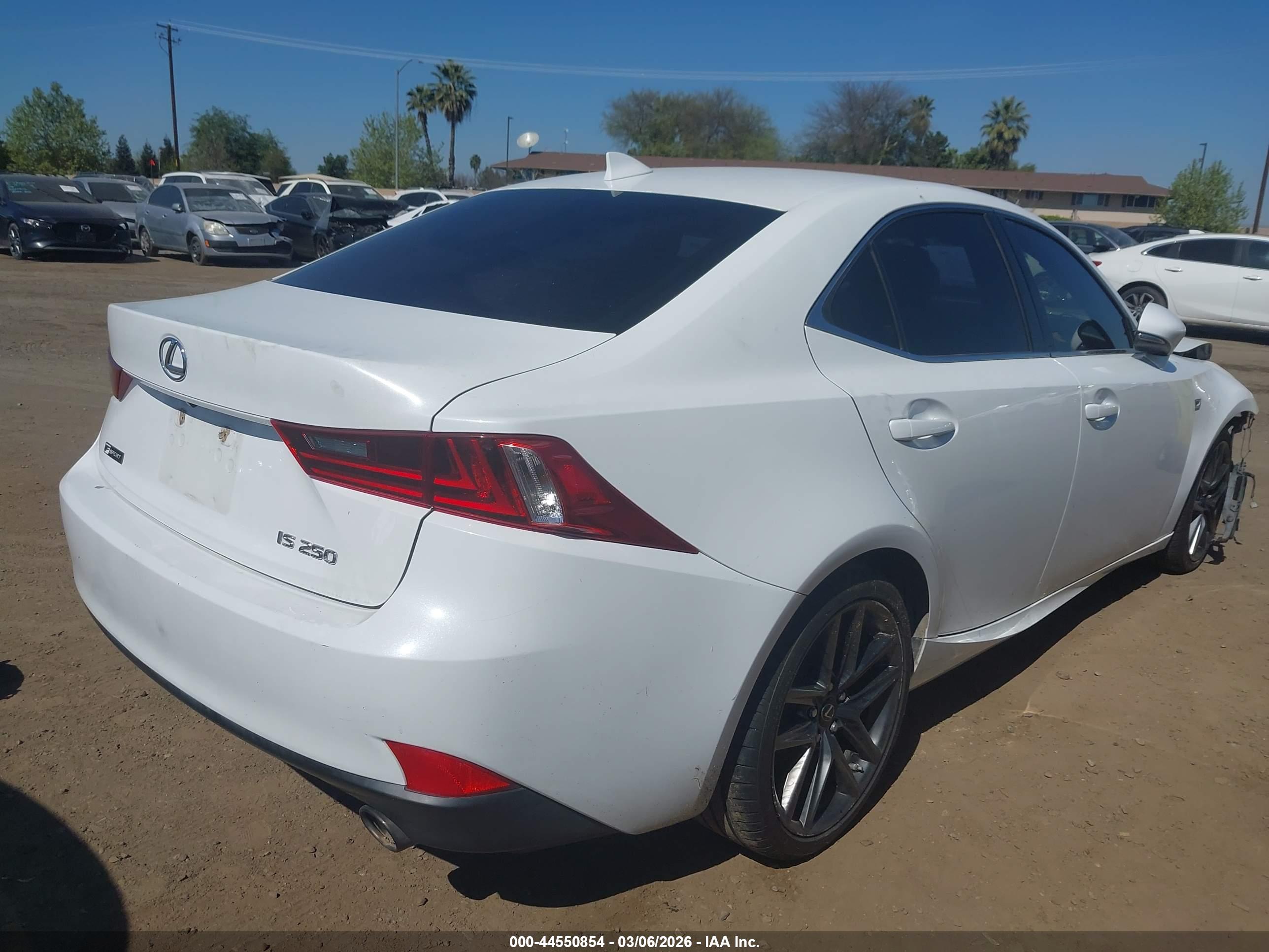 LEXUS IS image 4