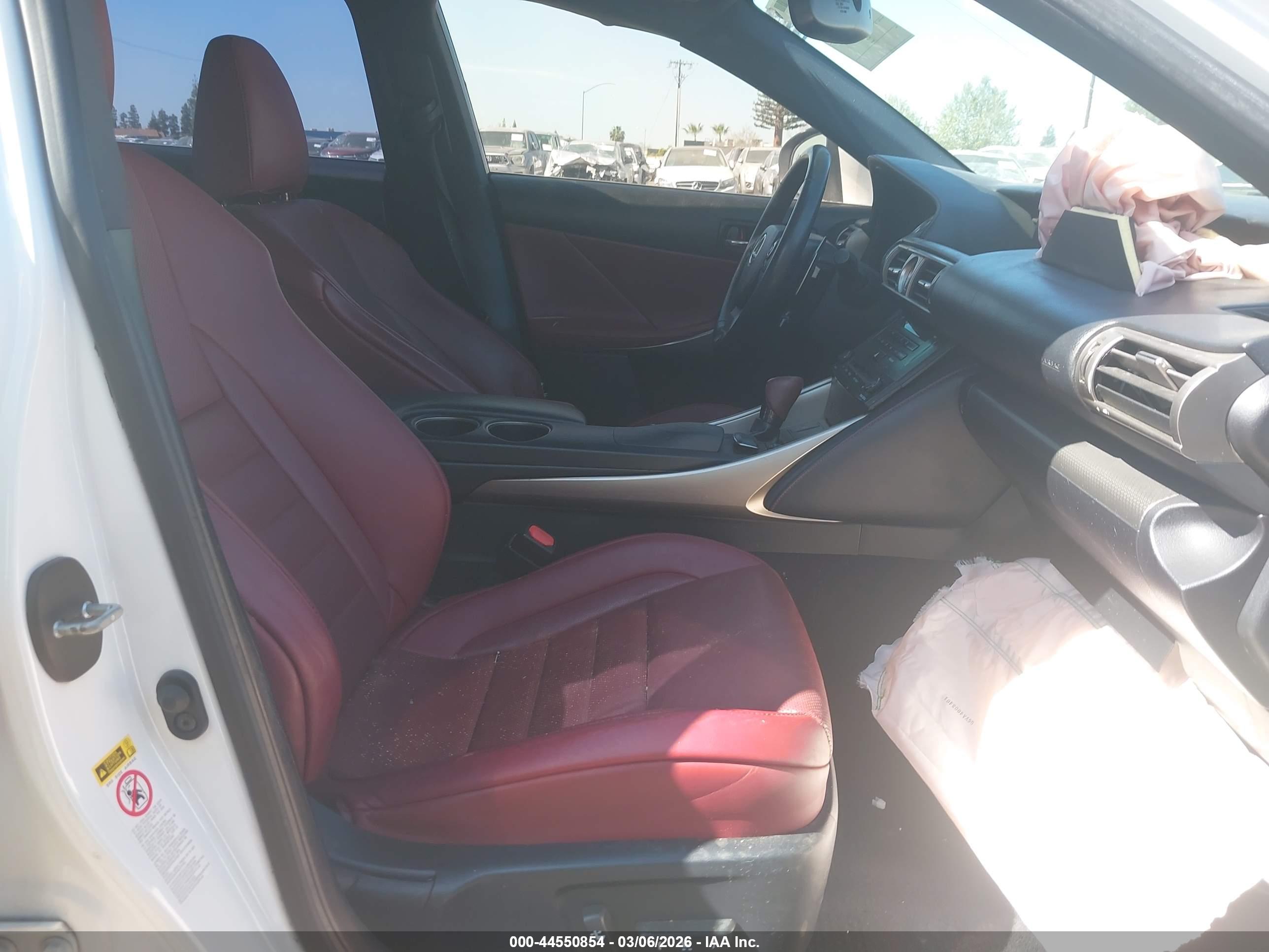 LEXUS IS image 5