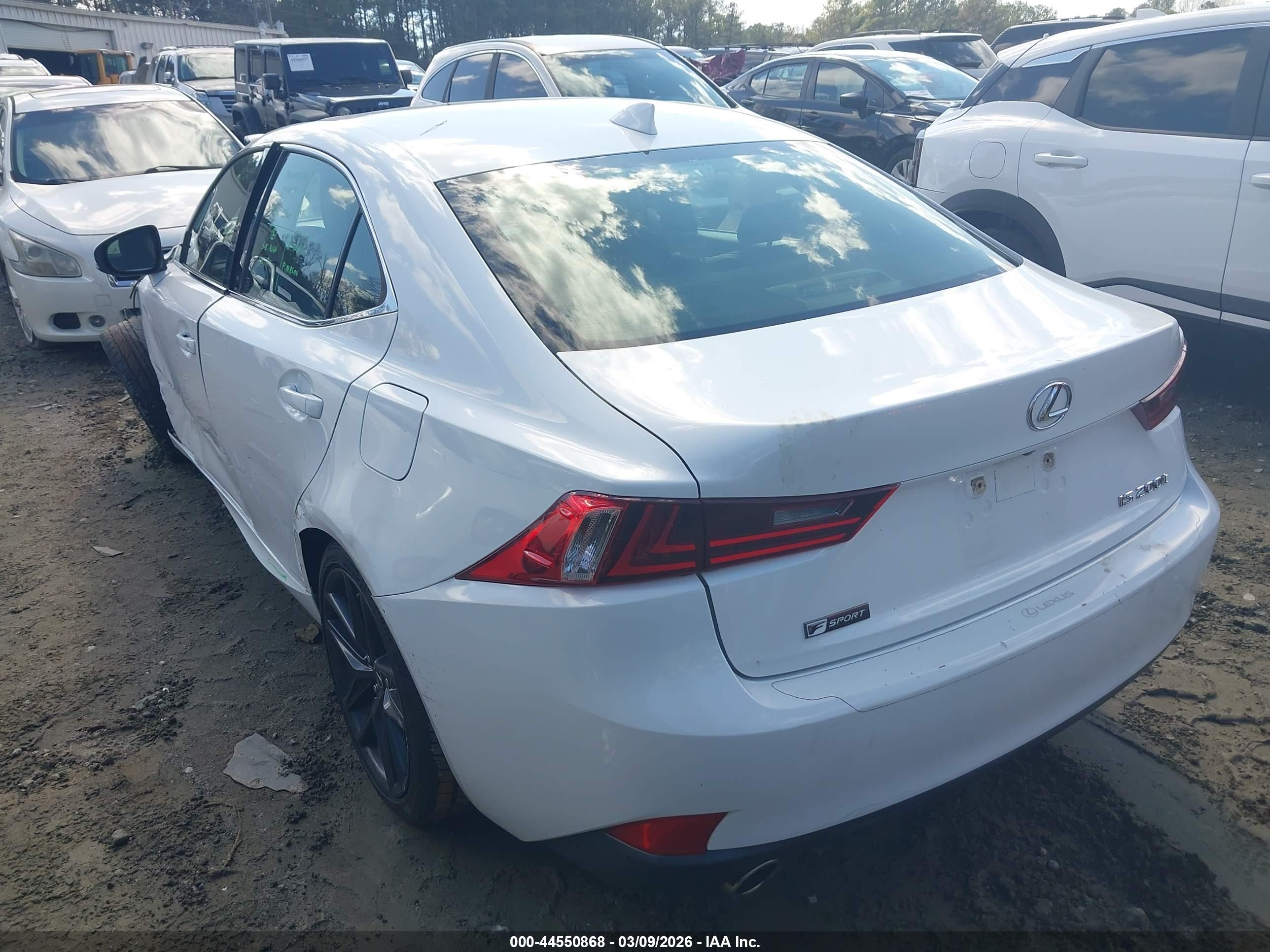 LEXUS IS image 3