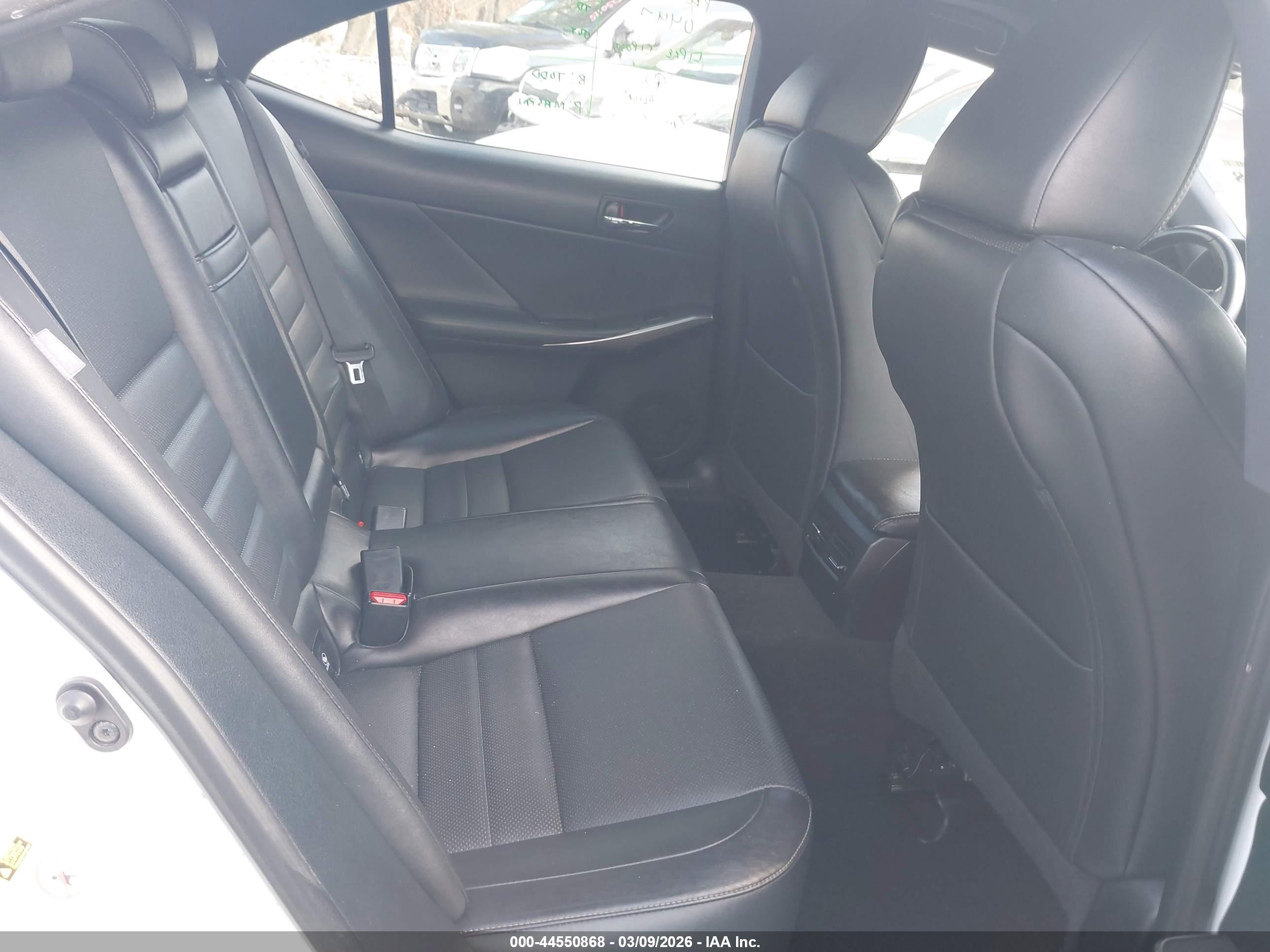 LEXUS IS image 8