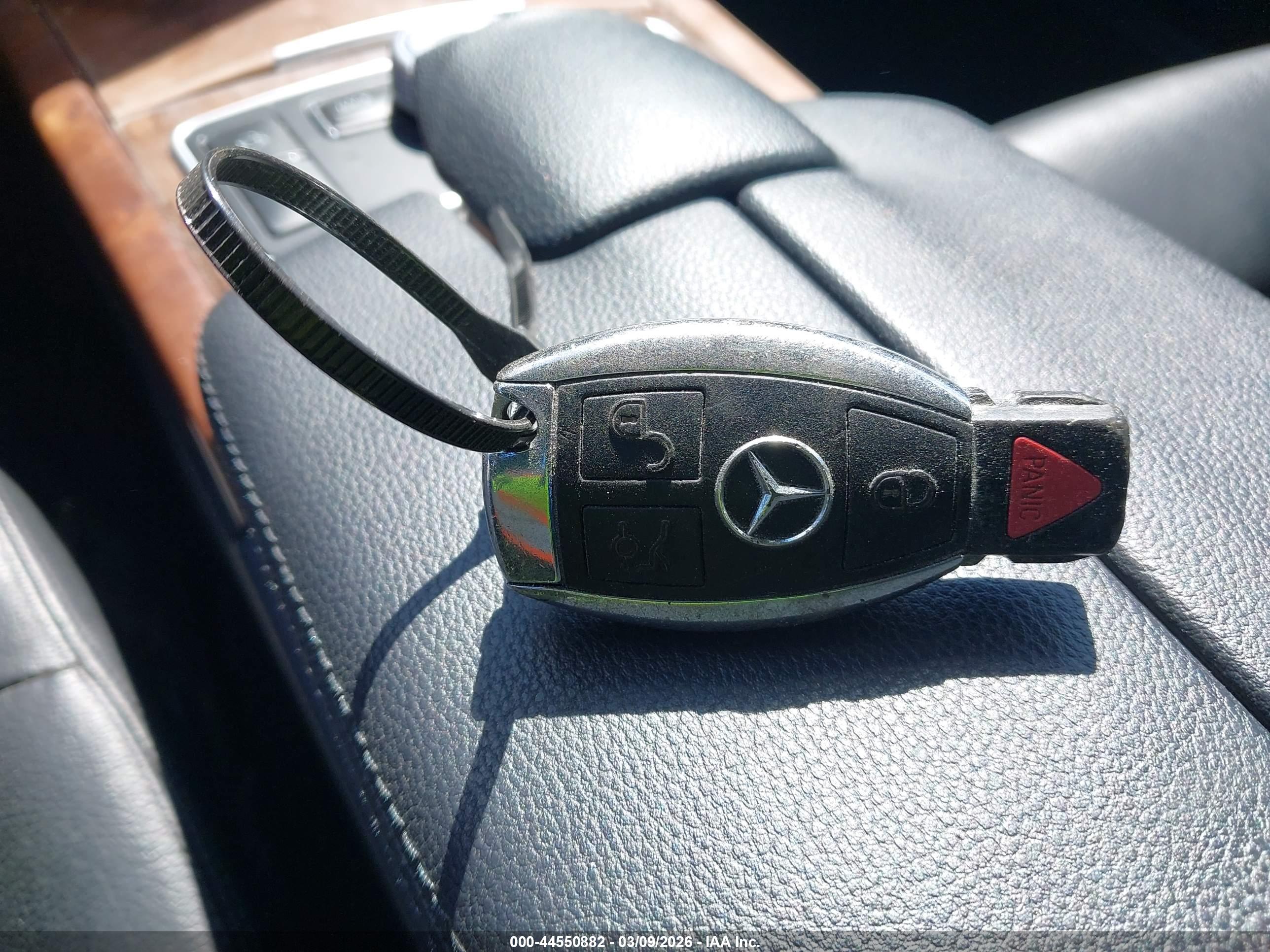 MERCEDES-BENZ E image 11