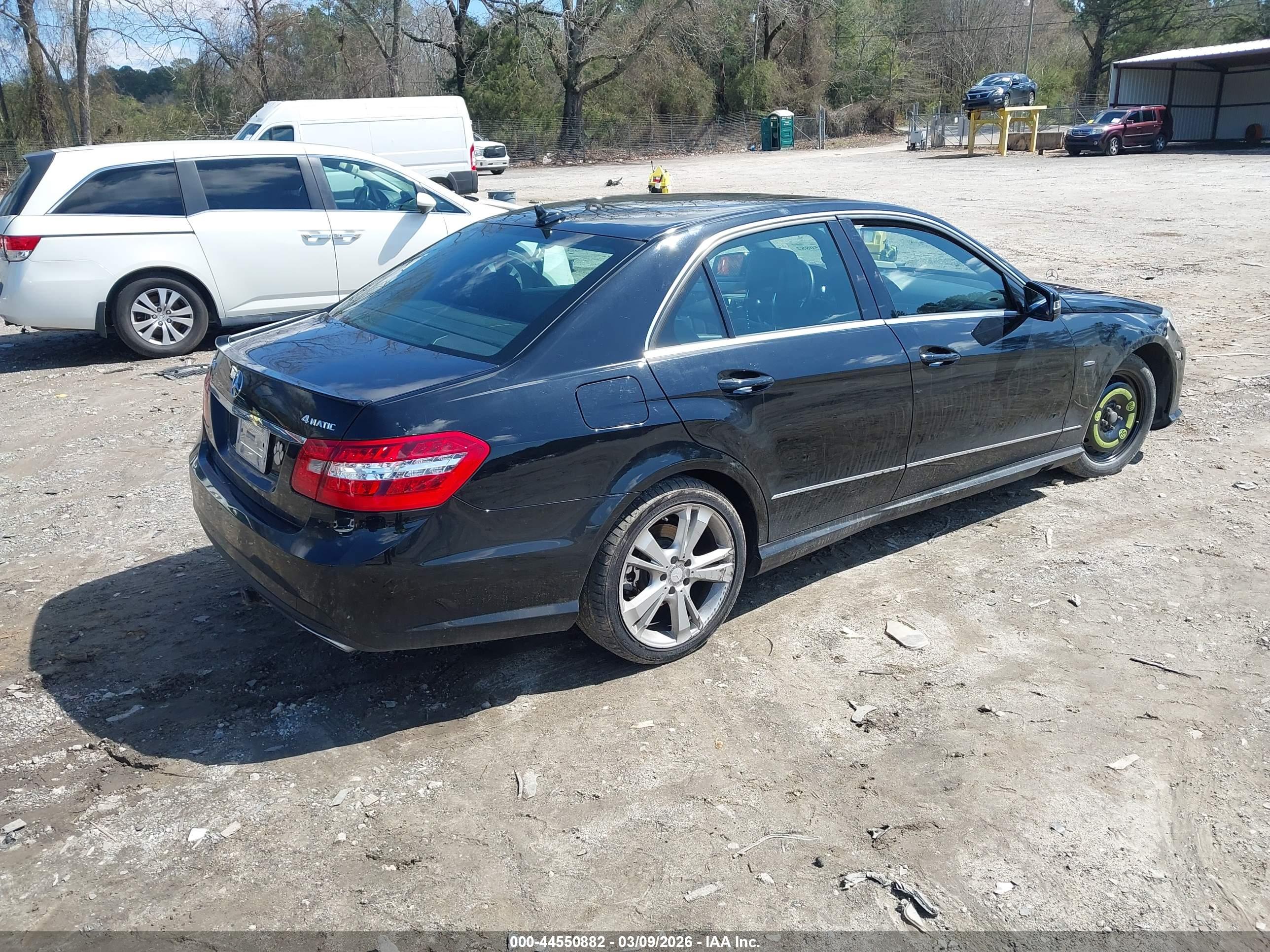MERCEDES-BENZ E image 4
