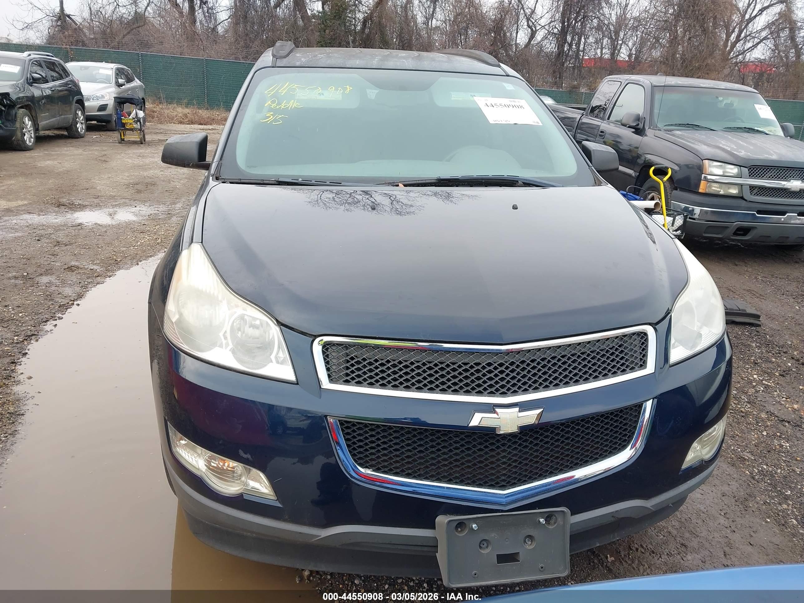 CHEVROLET TRAVERSE image 6