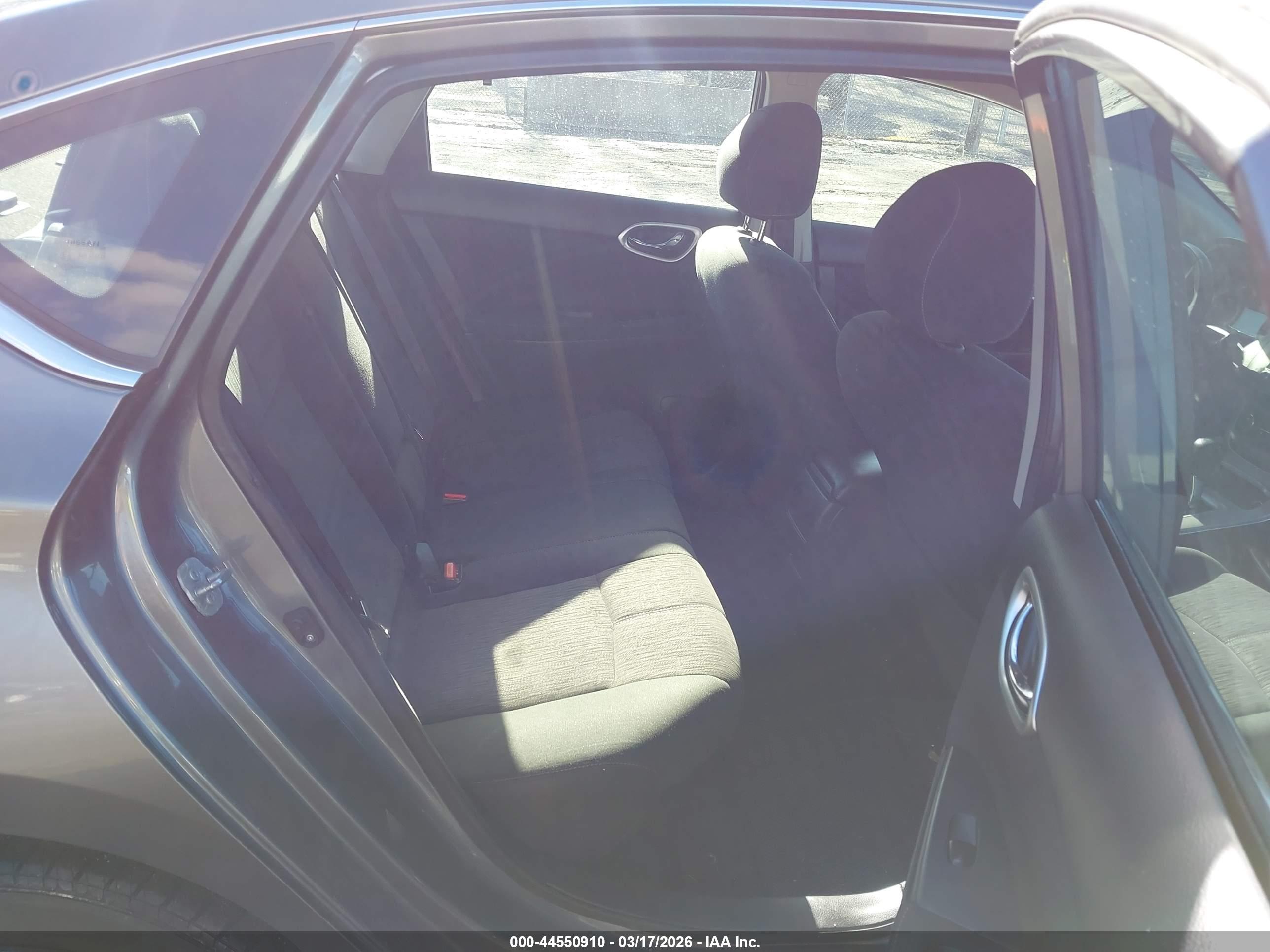 NISSAN SENTRA image 8