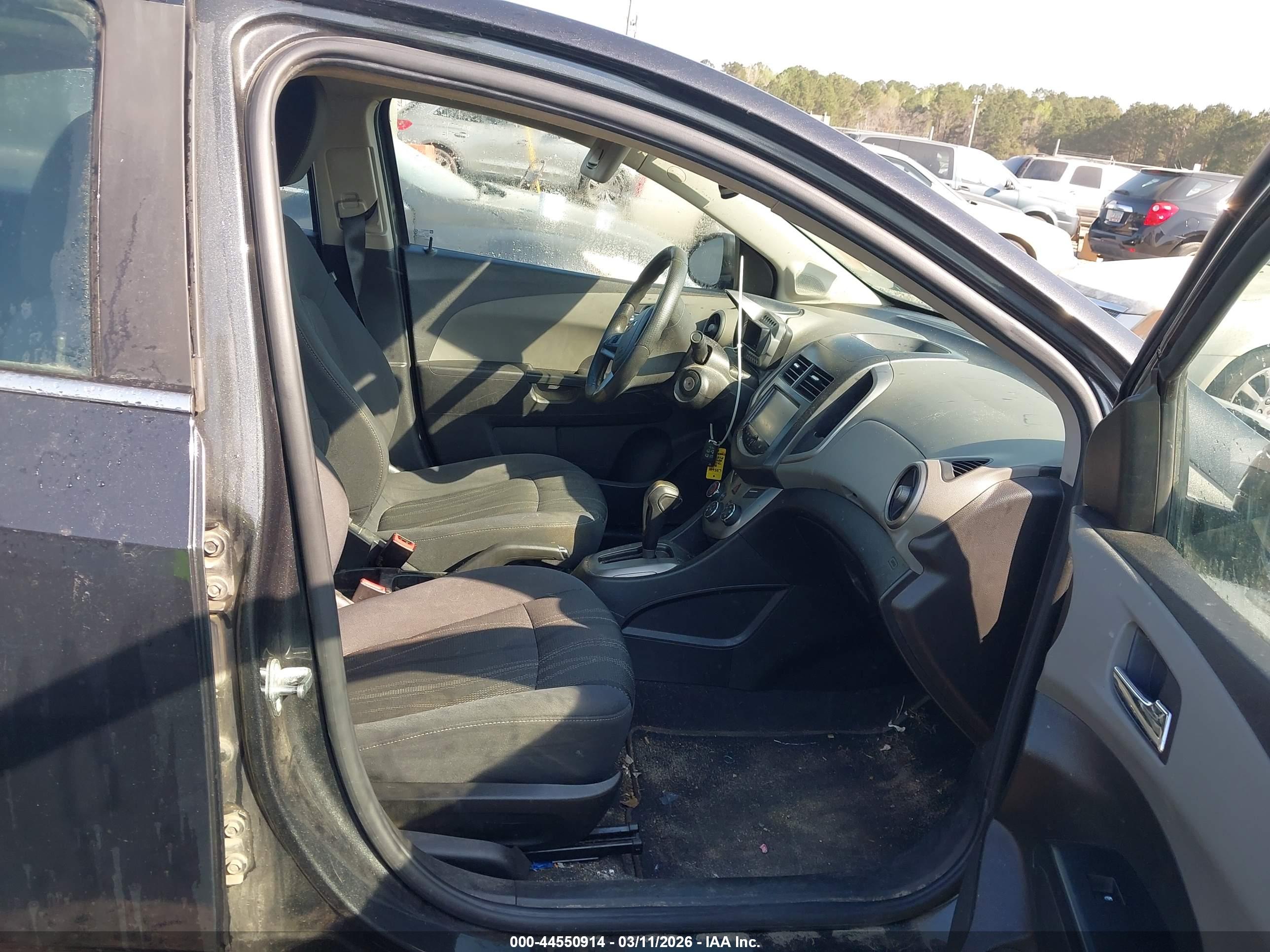 CHEVROLET SONIC image 5