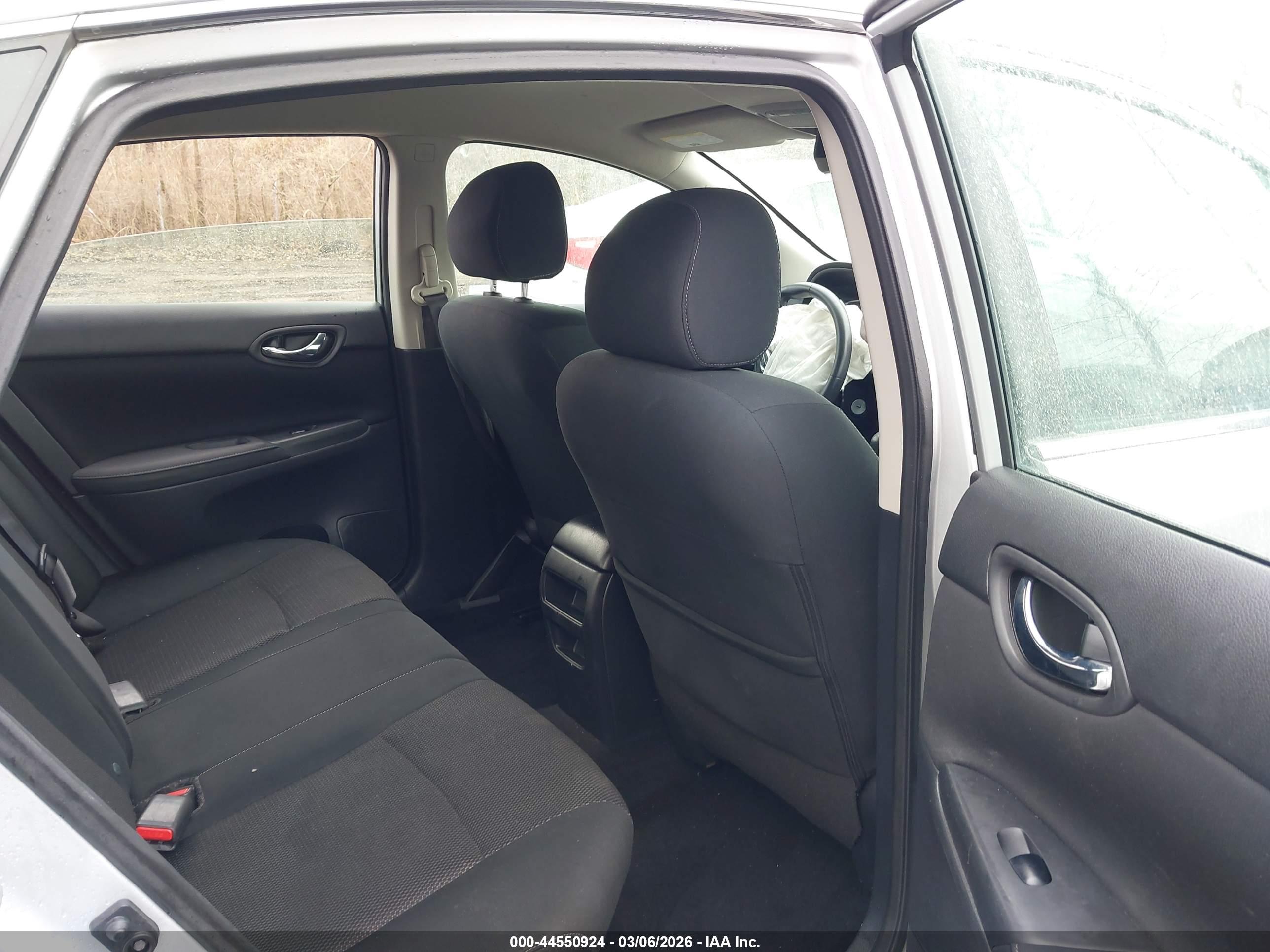 NISSAN SENTRA image 8