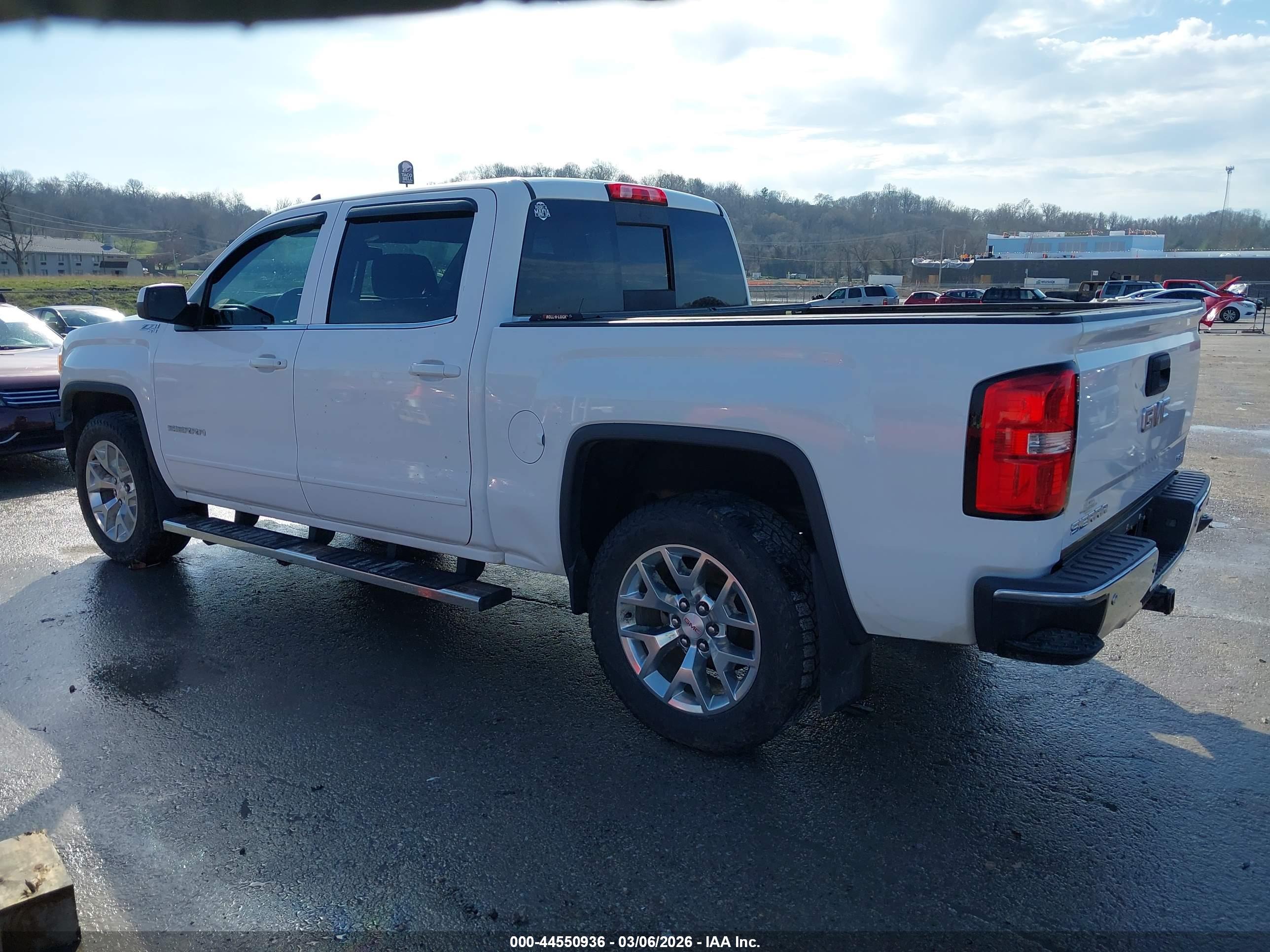 GMC SIERRA image 3
