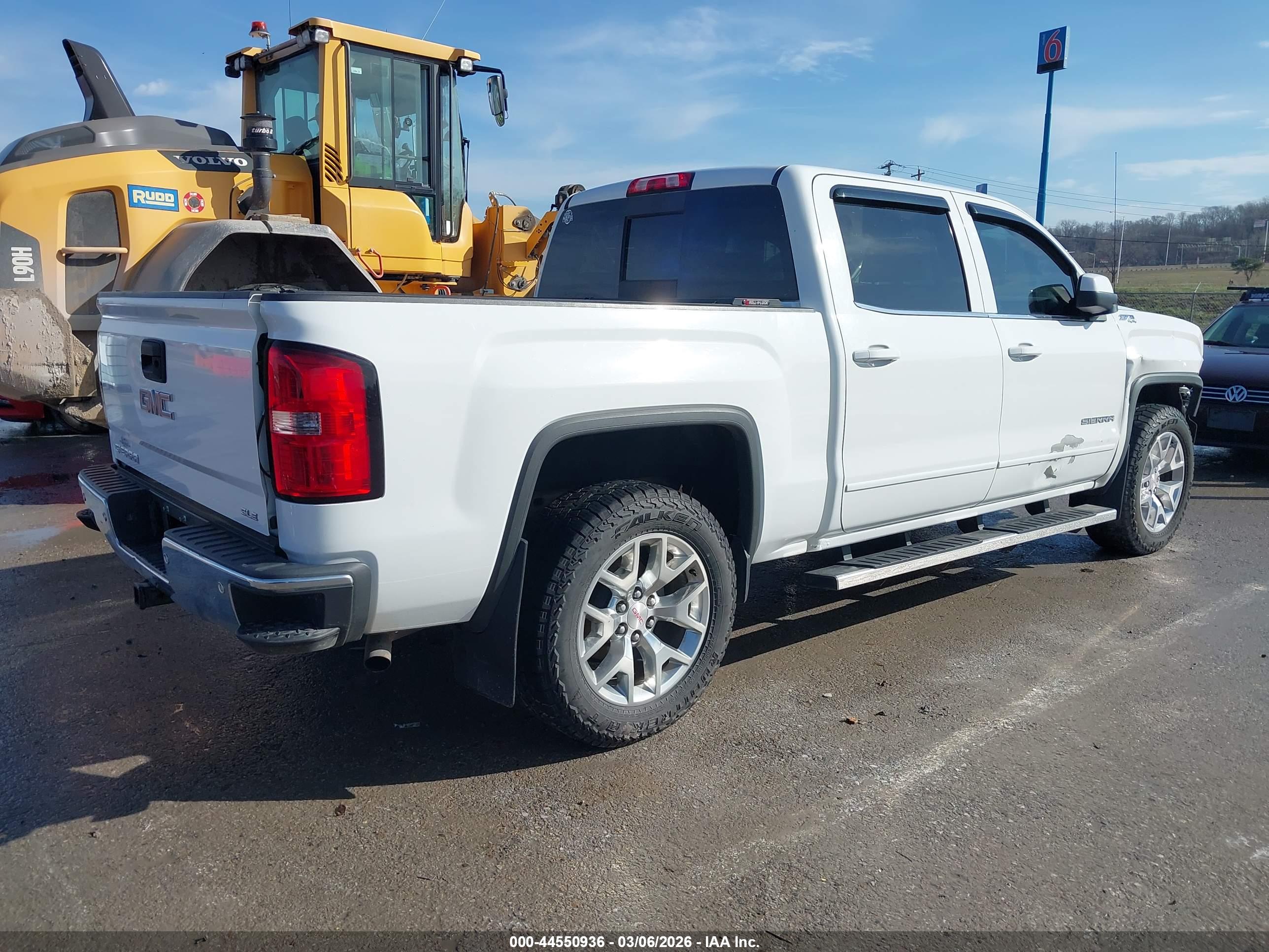 GMC SIERRA image 4
