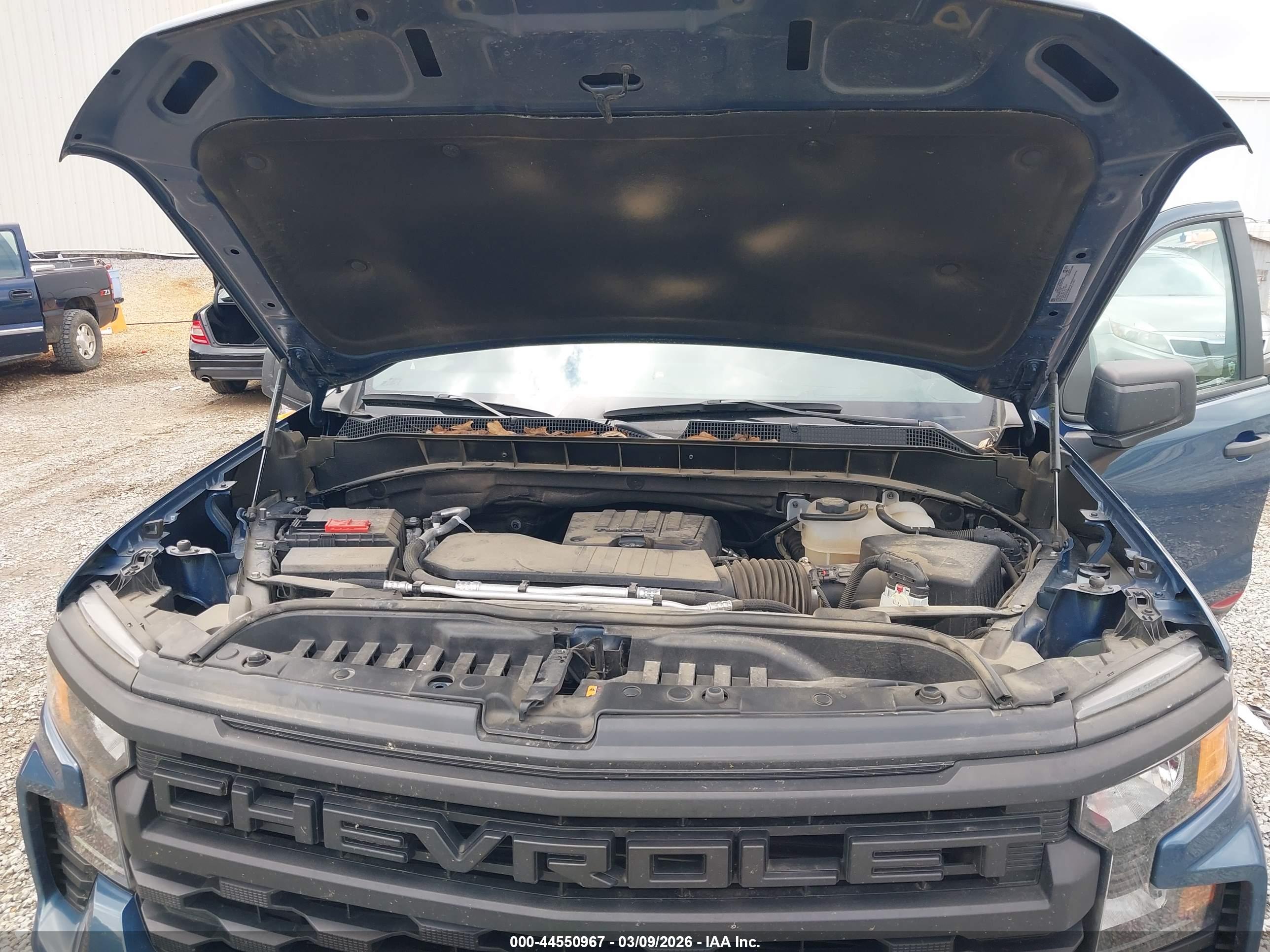 CHEVROLET SILVERADO image 10