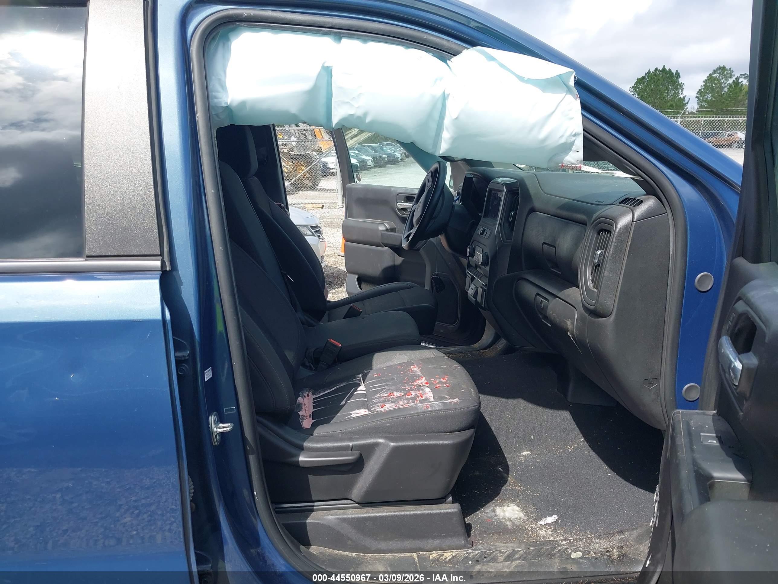 CHEVROLET SILVERADO image 5