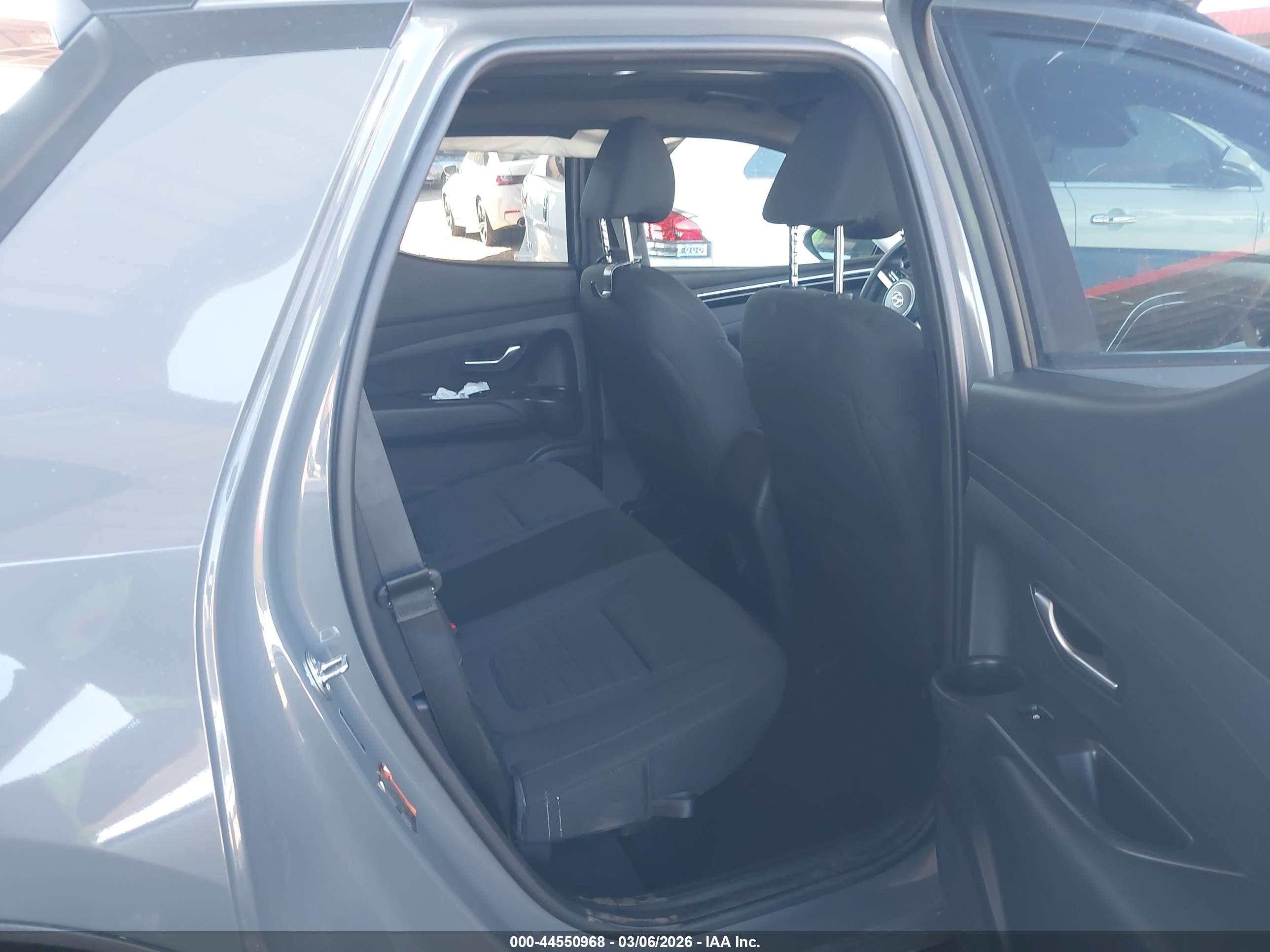 HYUNDAI SANTA image 8