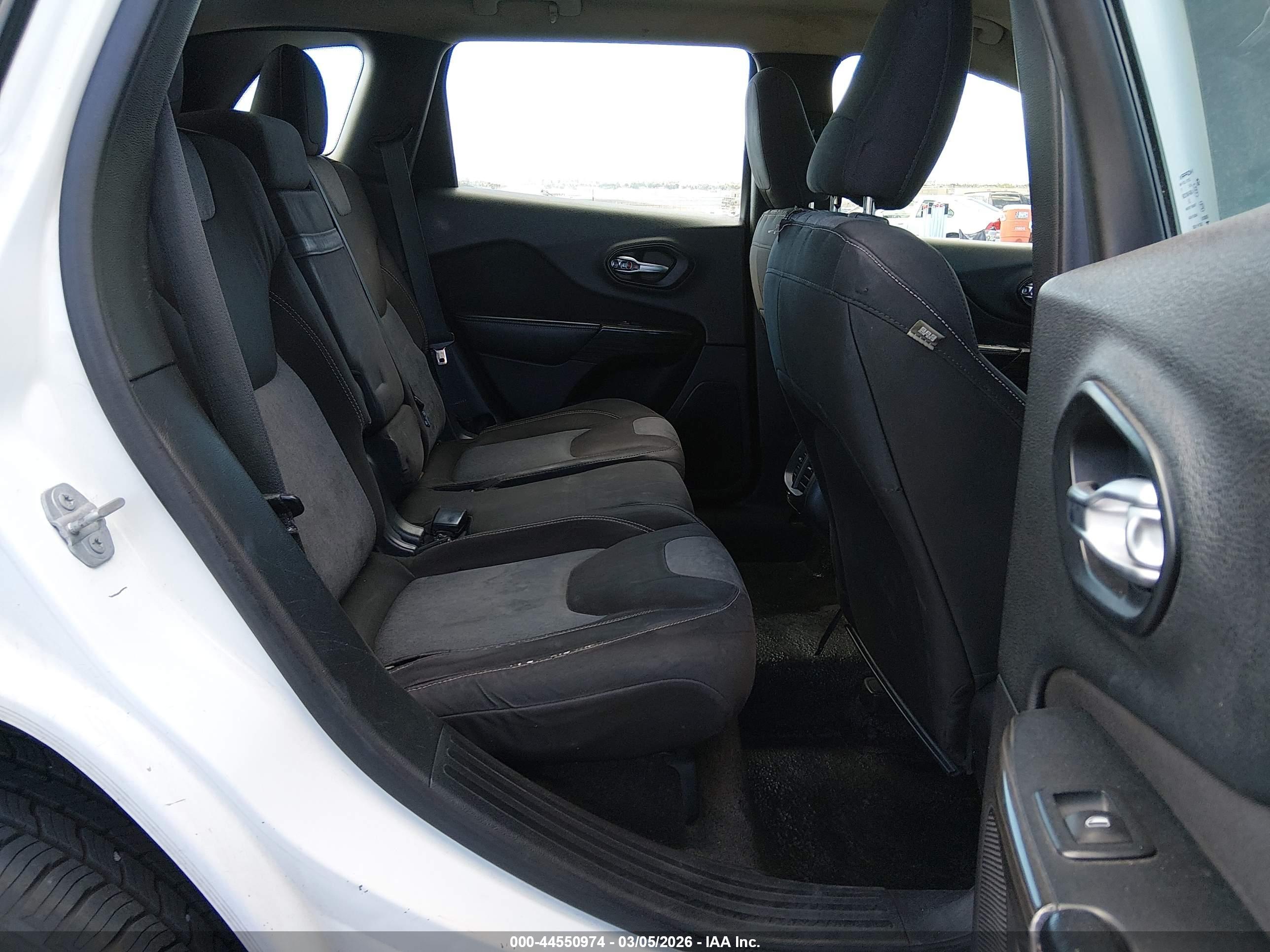 JEEP CHEROKEE image 8