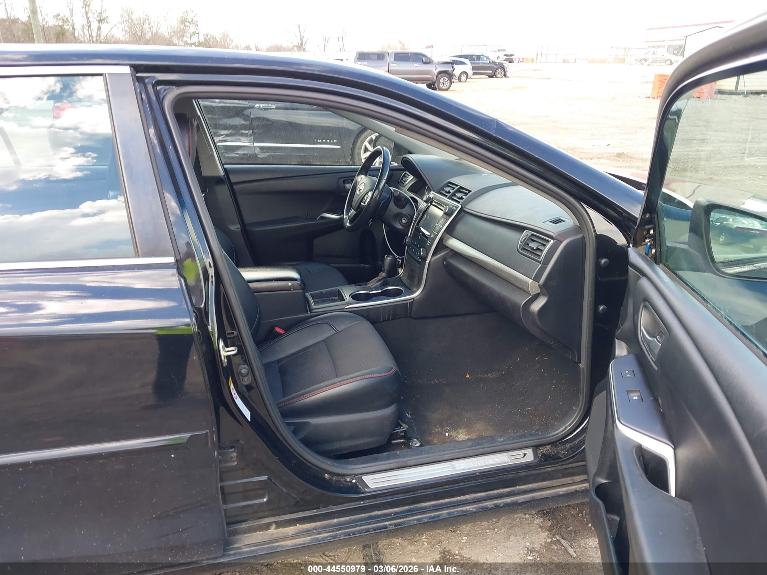 TOYOTA CAMRY image 5