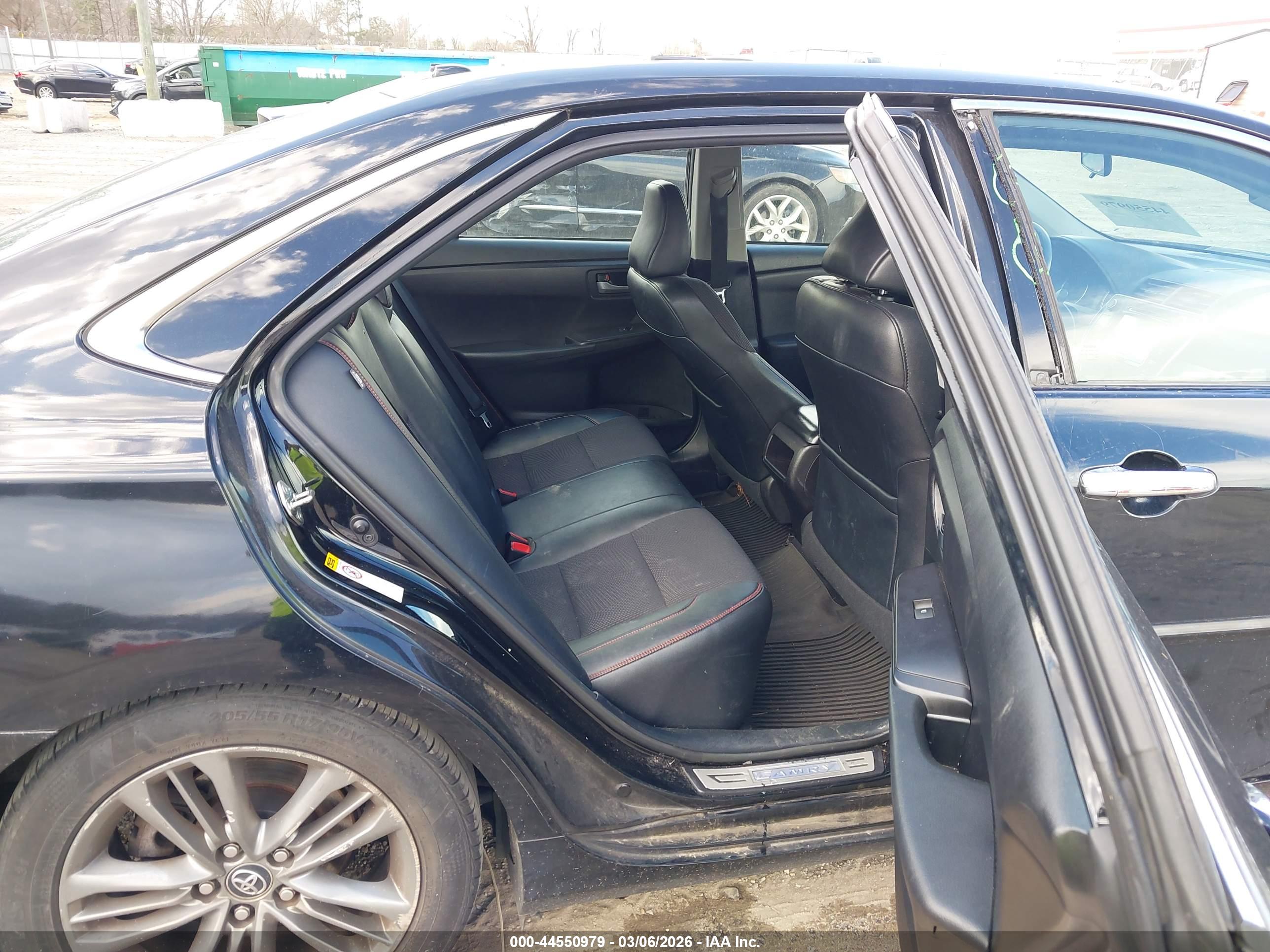 TOYOTA CAMRY image 8
