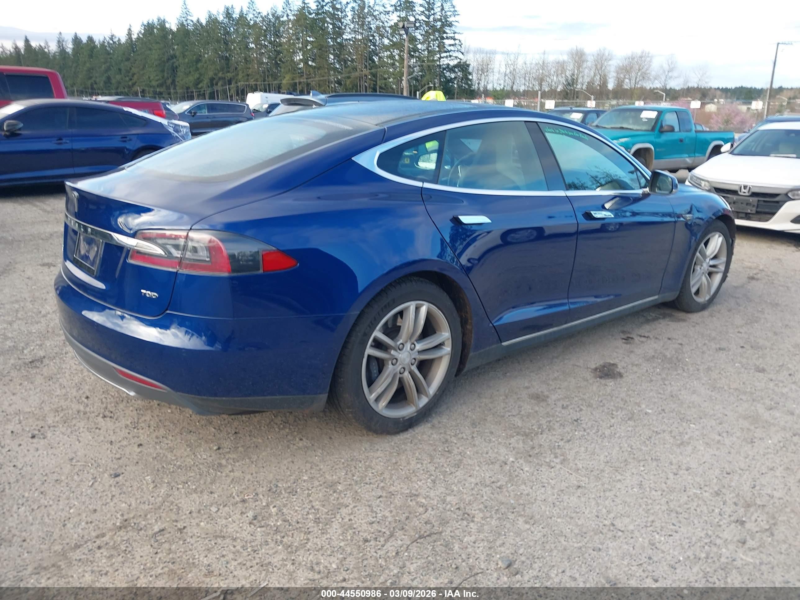 TESLA MODEL image 4