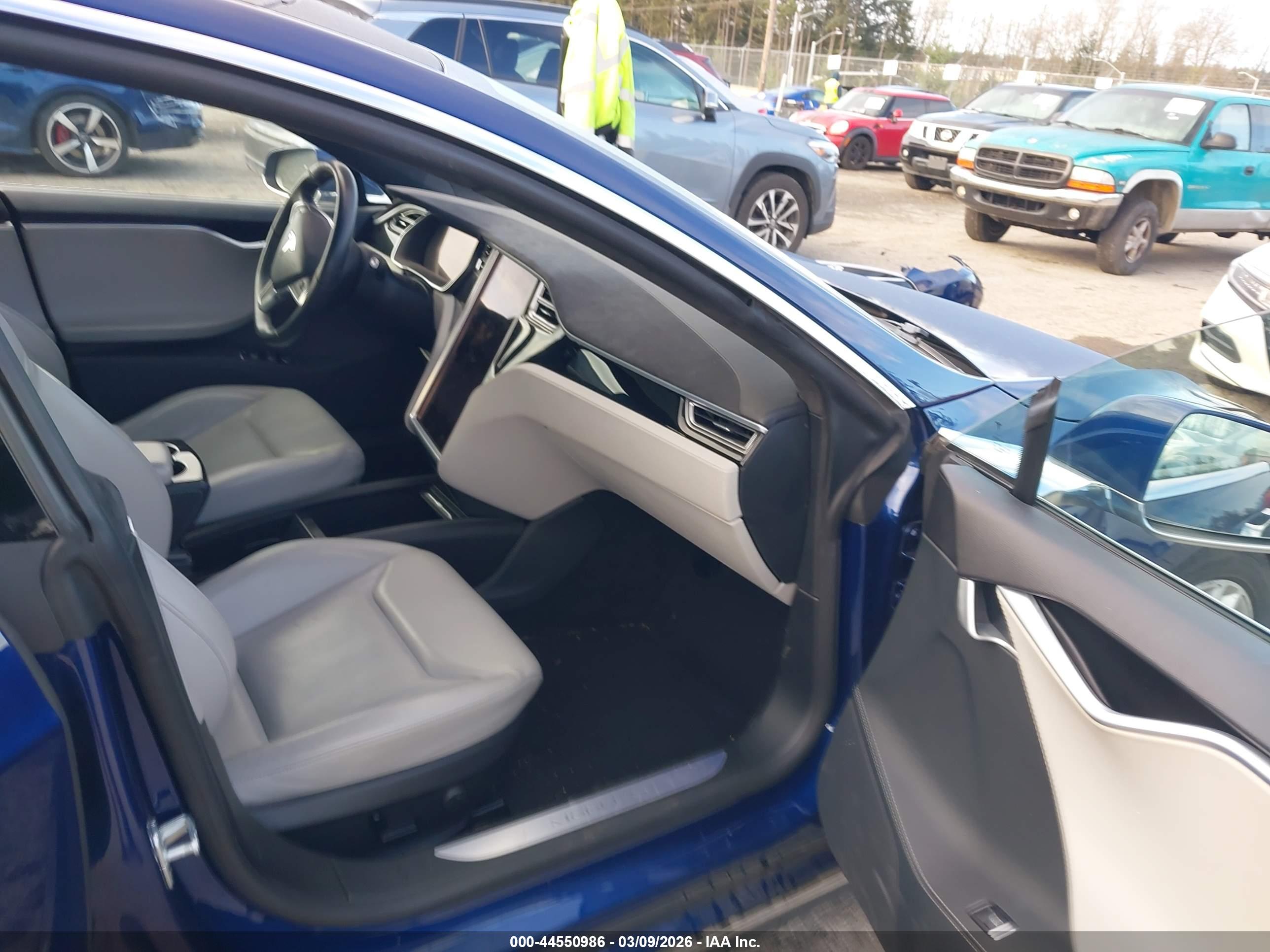 TESLA MODEL image 5