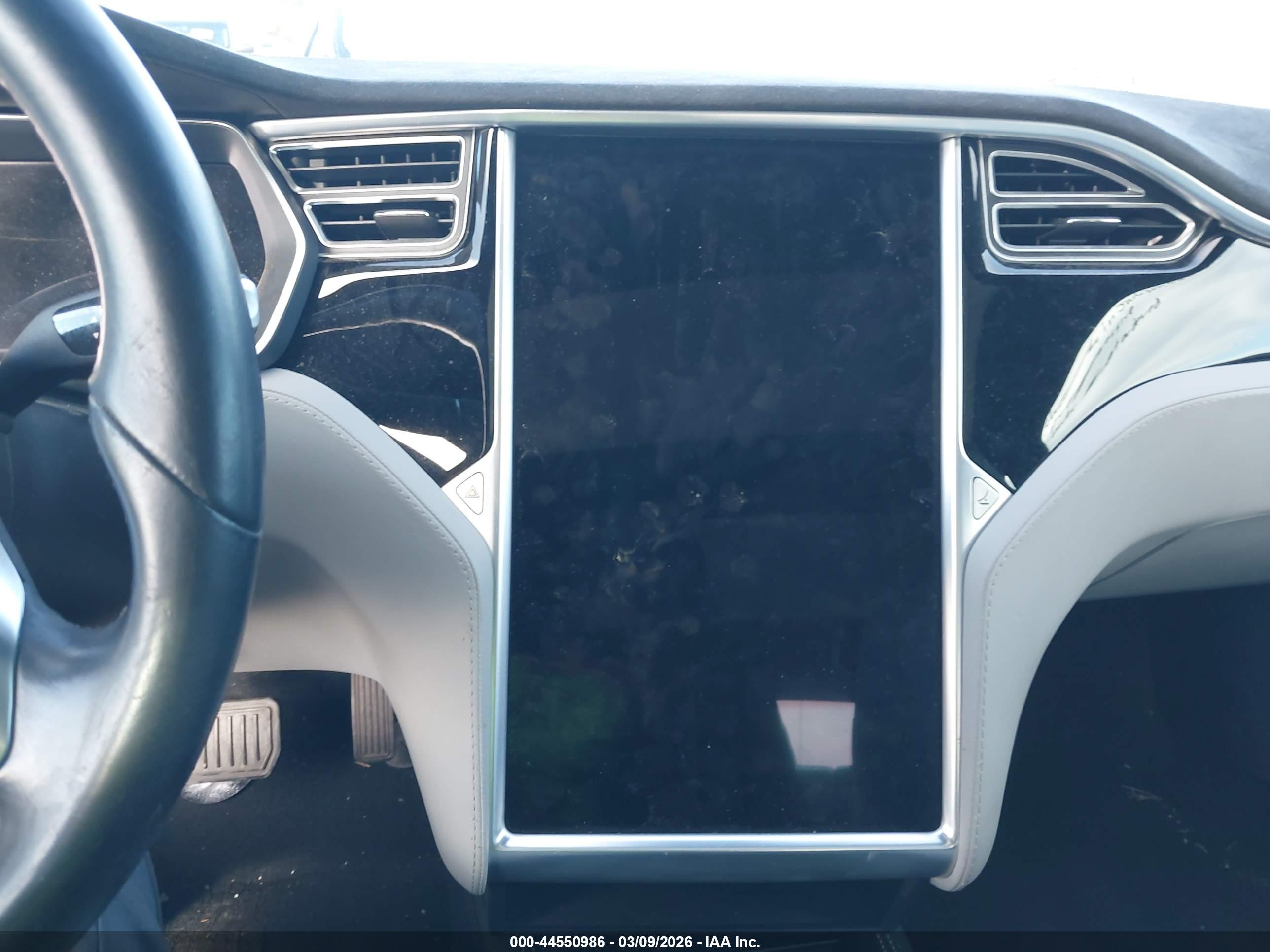 TESLA MODEL image 7