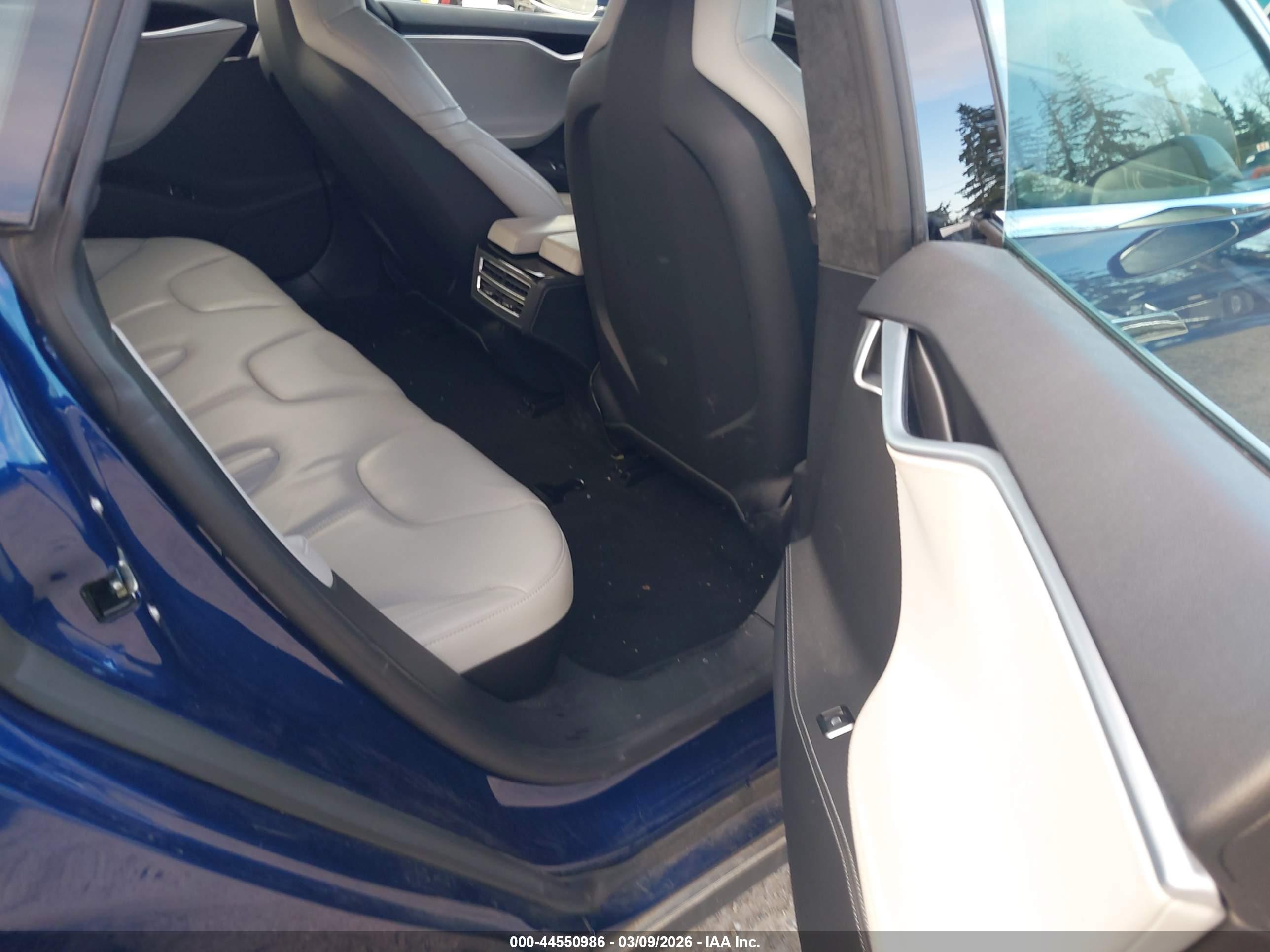 TESLA MODEL image 8