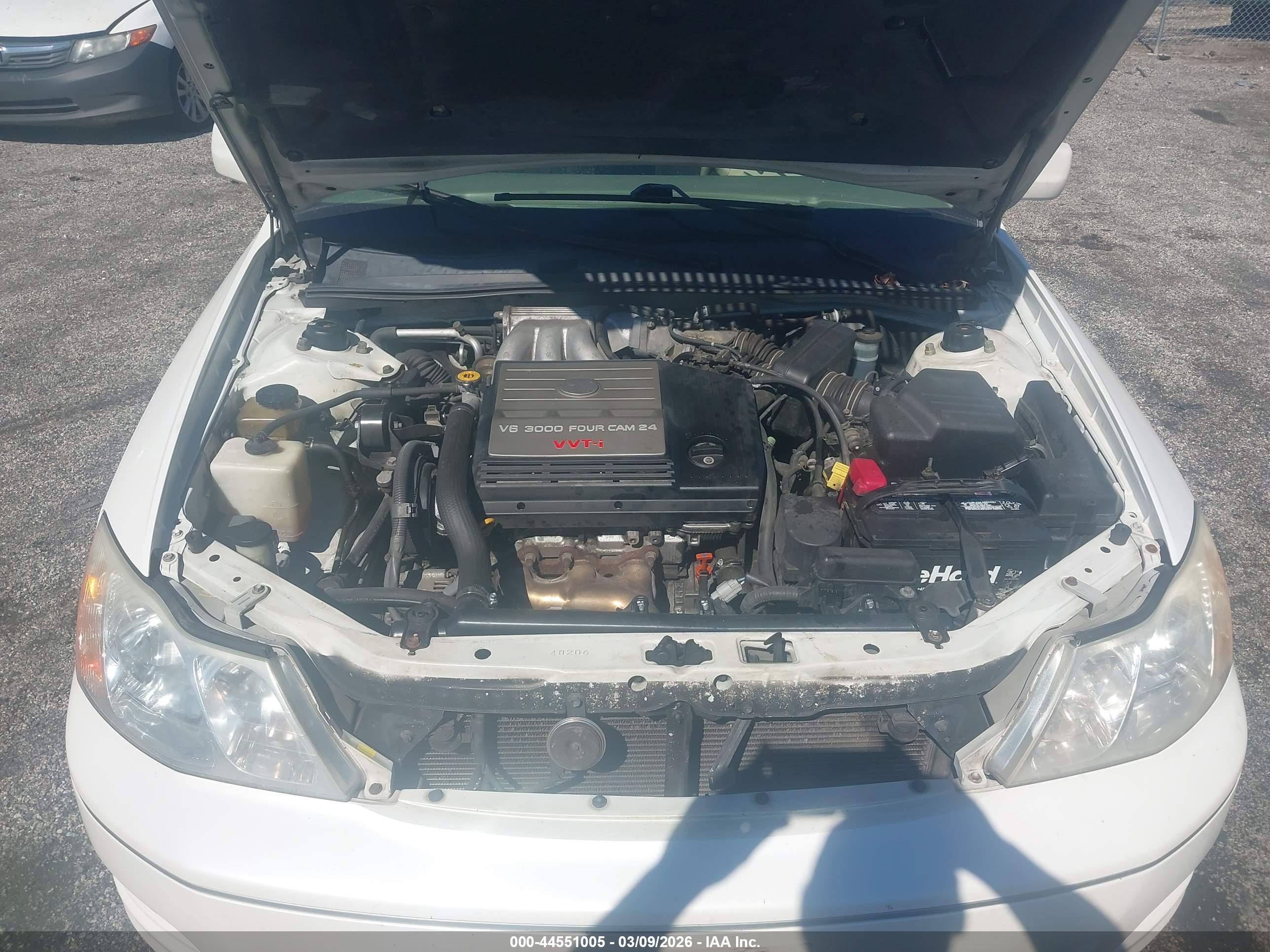 TOYOTA AVALON image 10