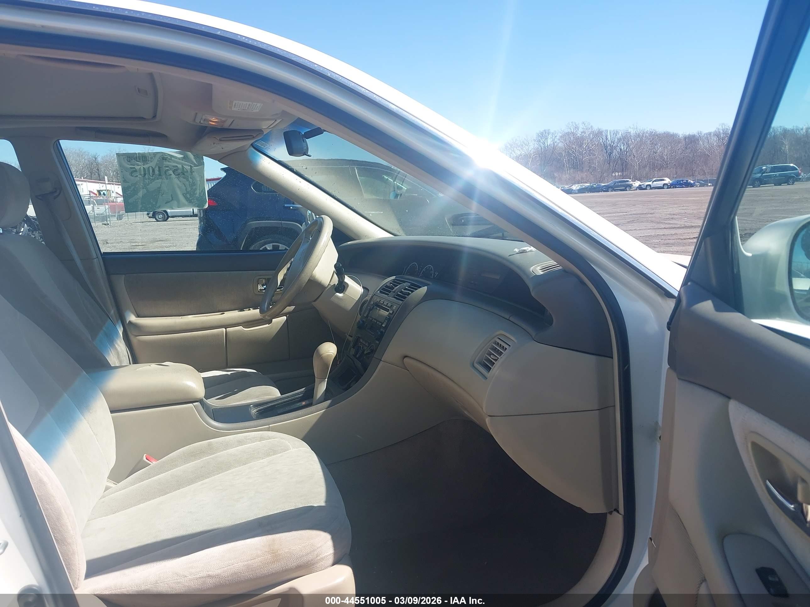 TOYOTA AVALON image 5