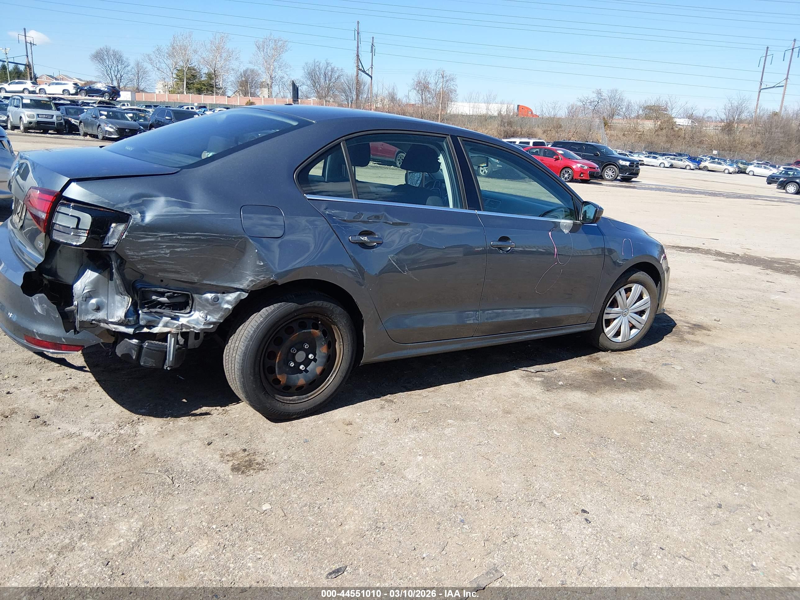 VOLKSWAGEN JETTA image 4