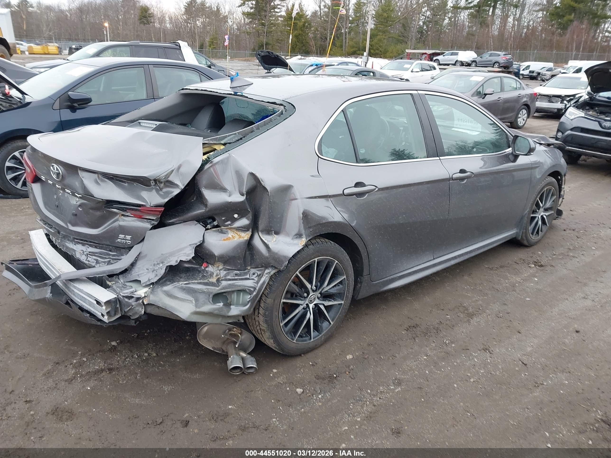 TOYOTA CAMRY image 4