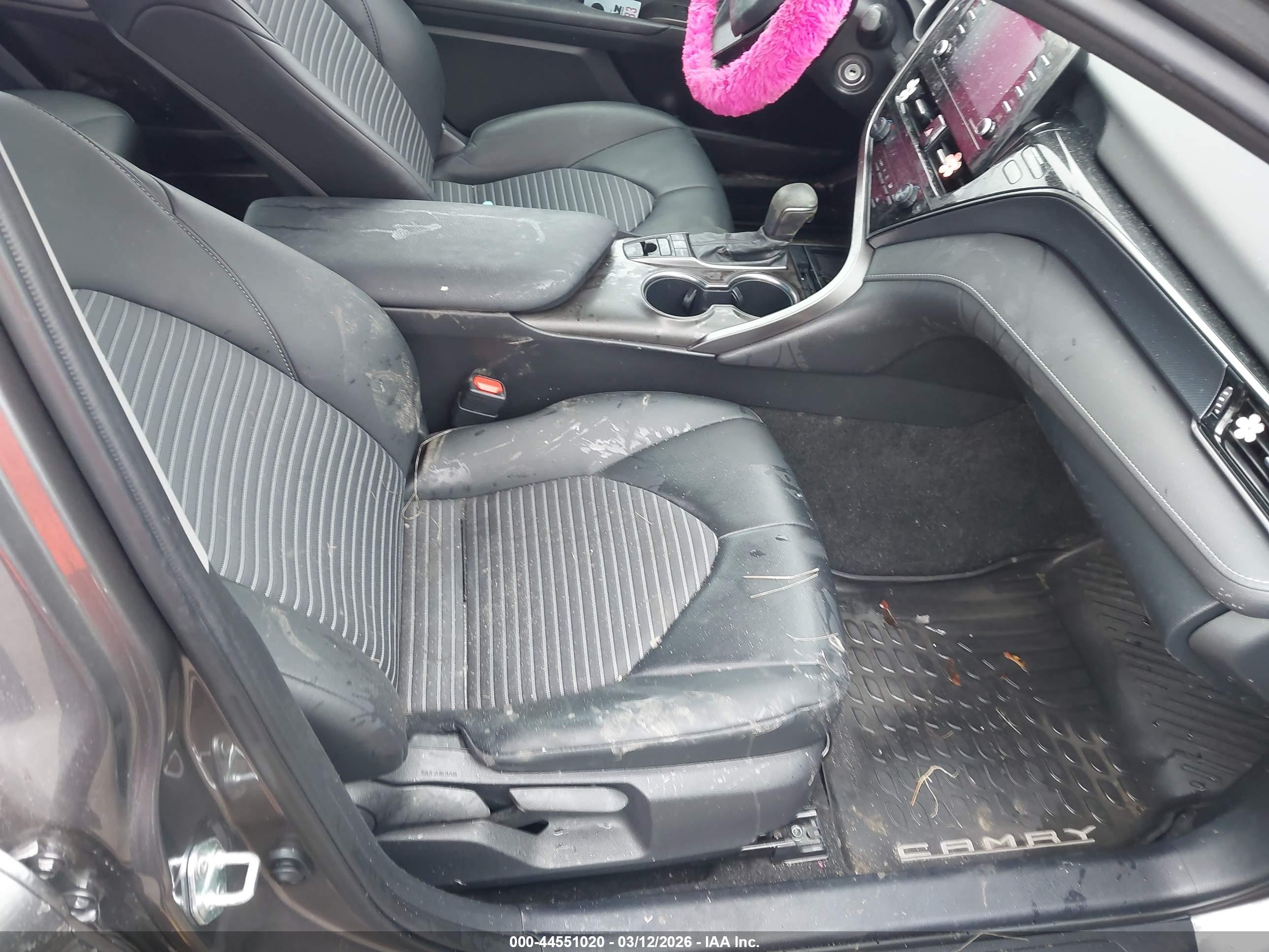 TOYOTA CAMRY image 5