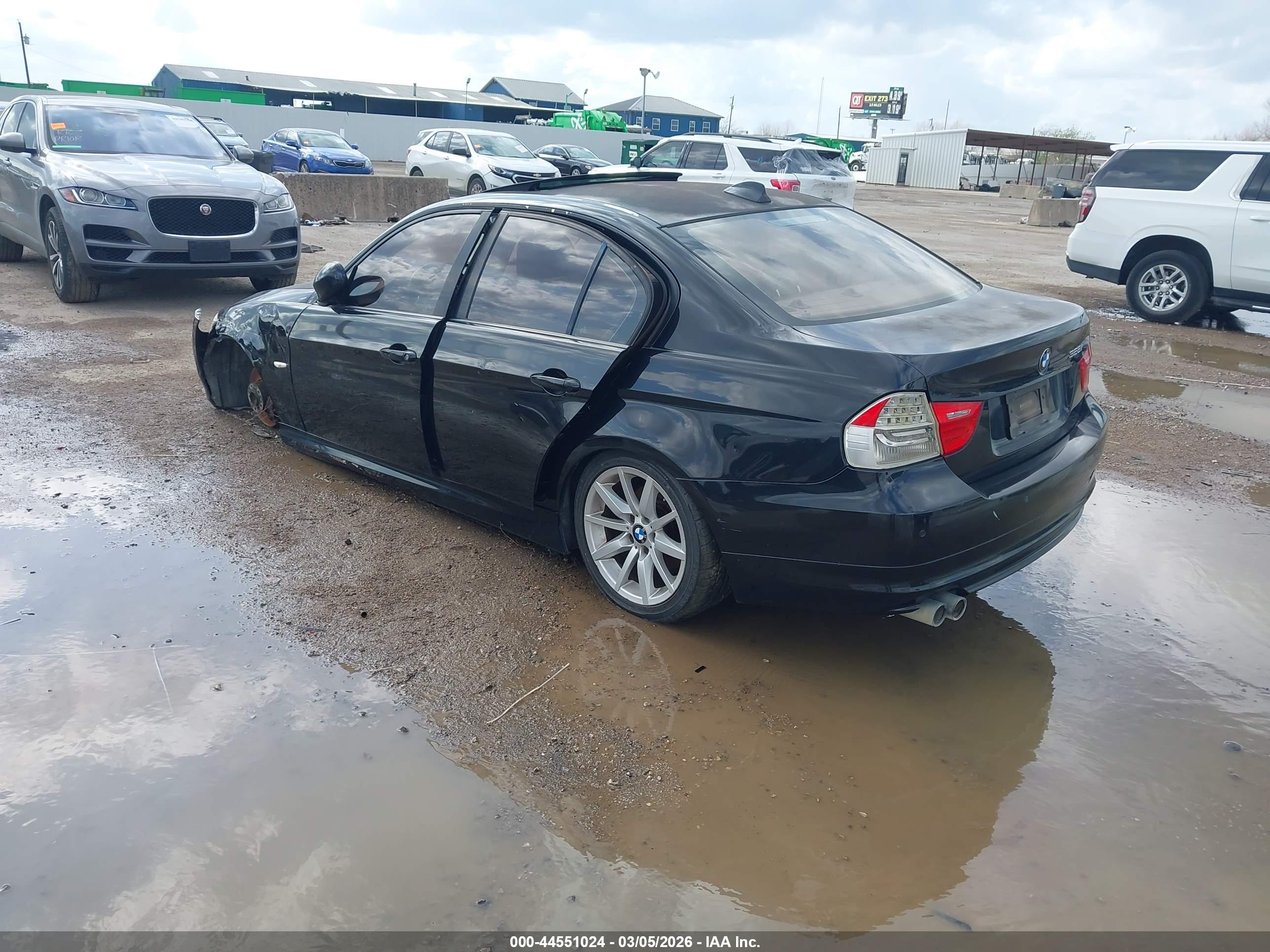BMW 328I image 3