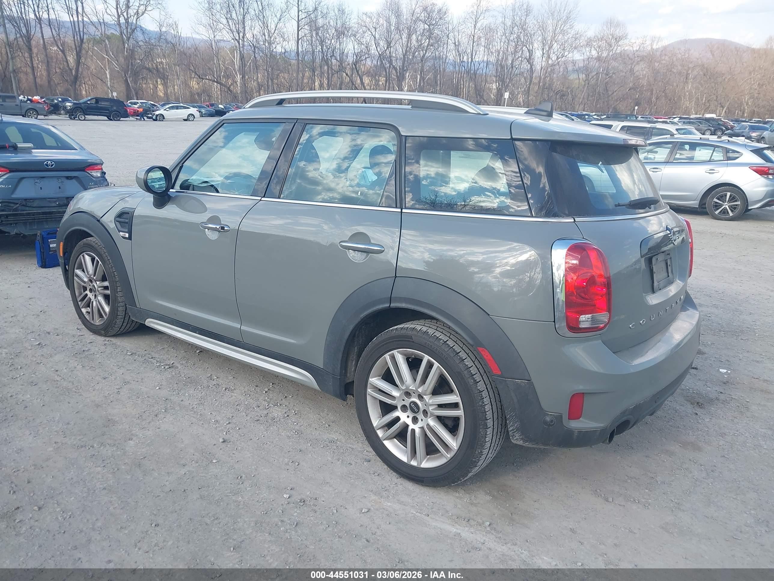 MINI COUNTRYMAN image 3