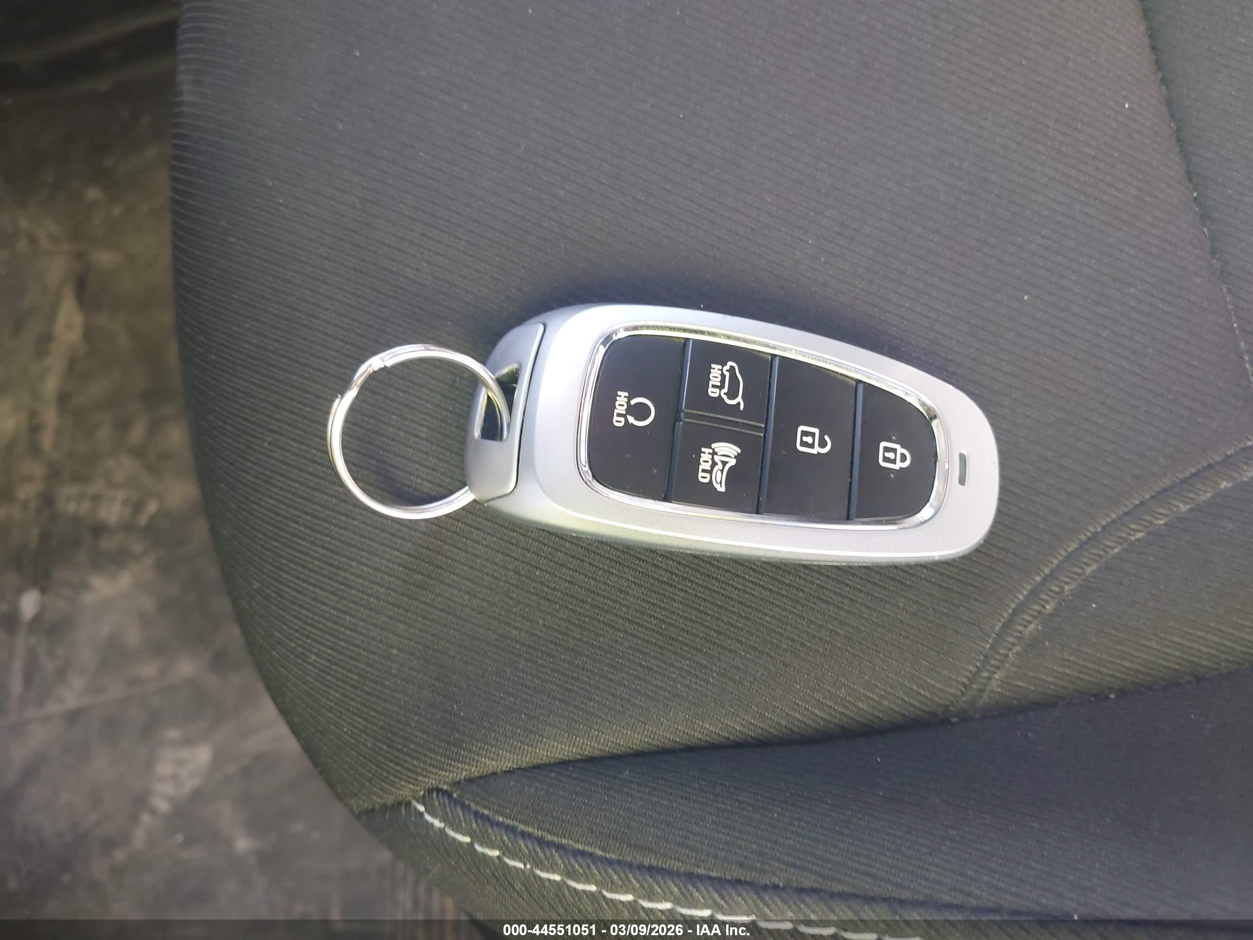 HYUNDAI TUCSON image 11