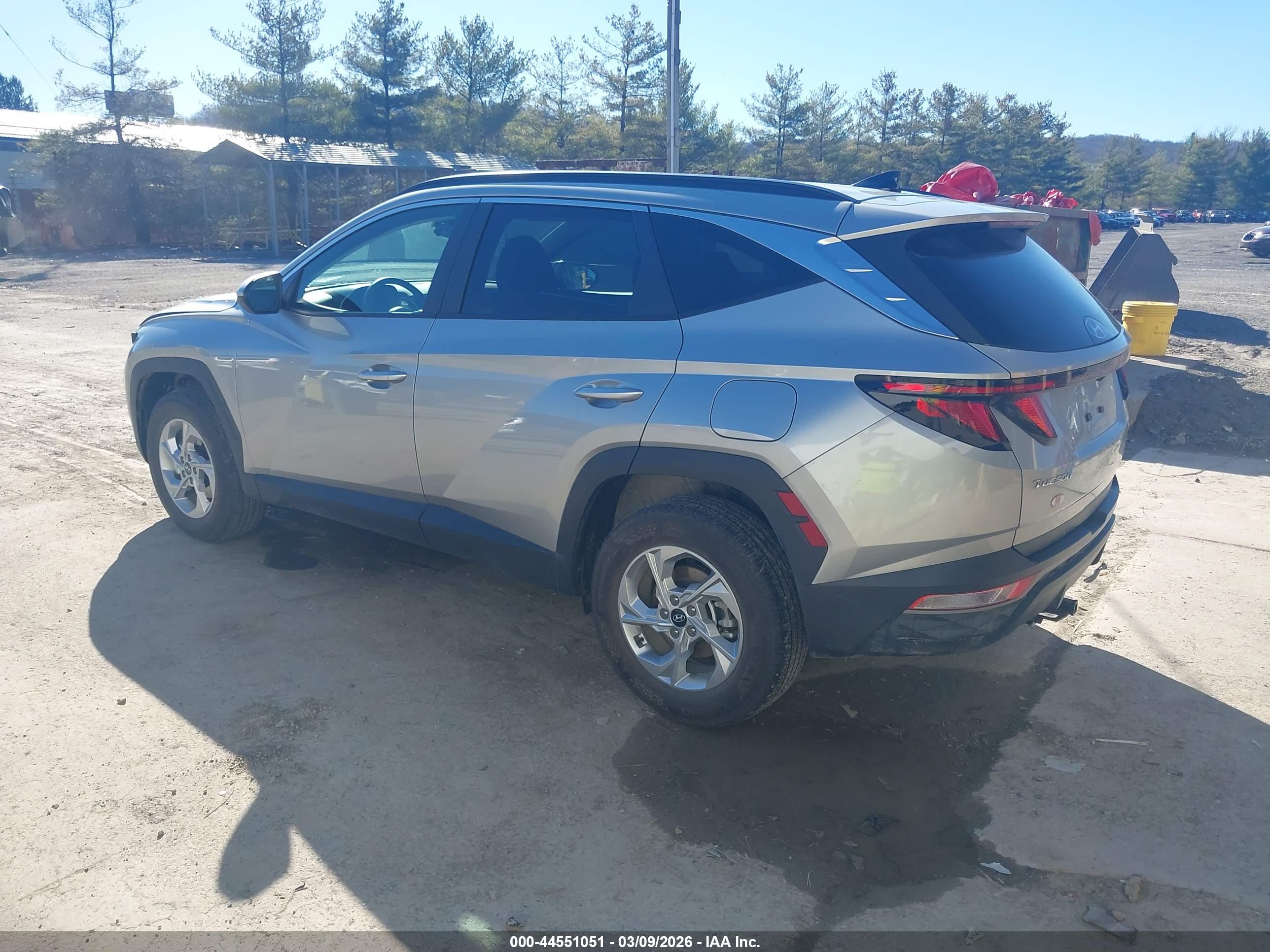 HYUNDAI TUCSON image 3
