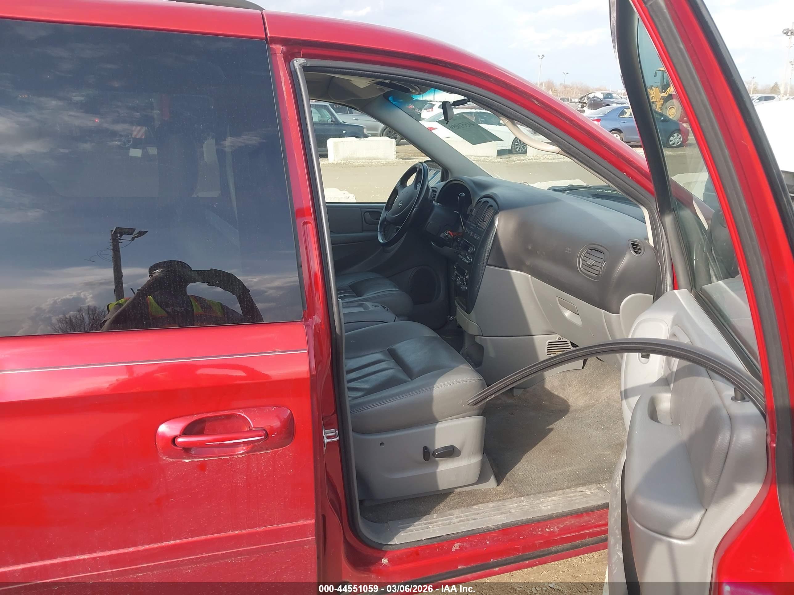 DODGE GRAND image 5