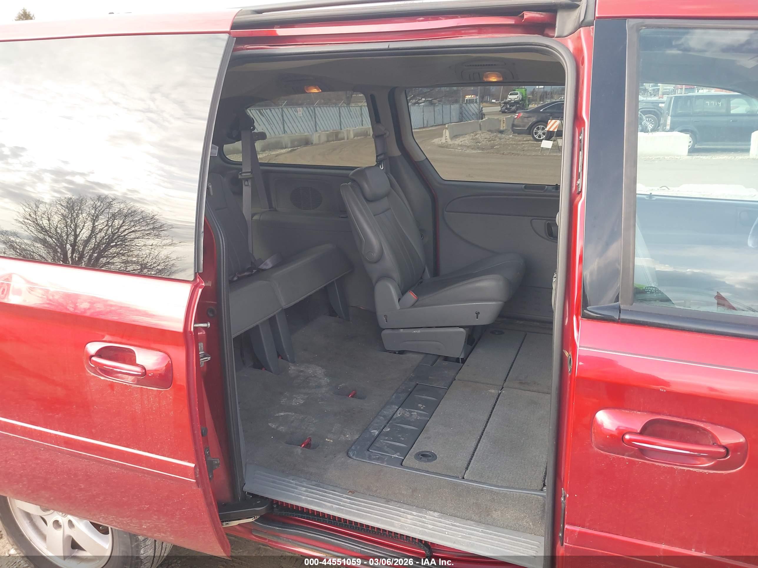 DODGE GRAND image 8