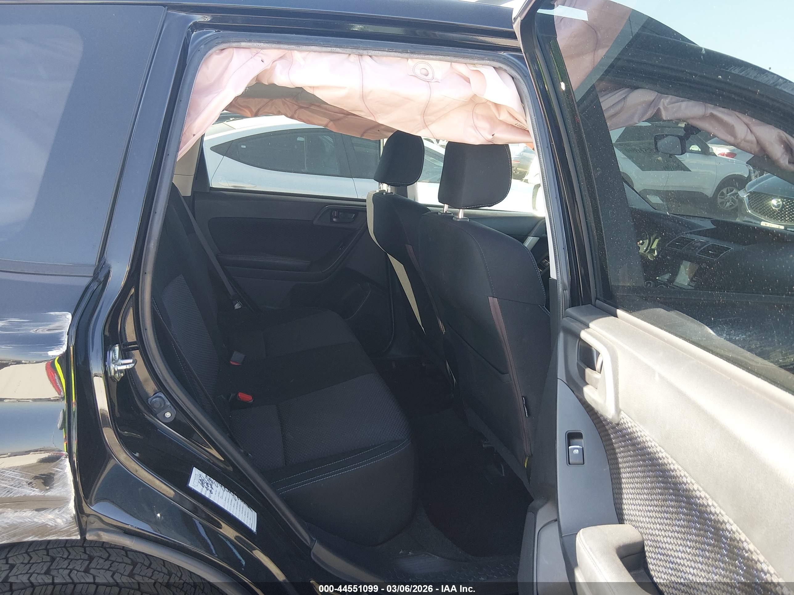 SUBARU FORESTER image 8