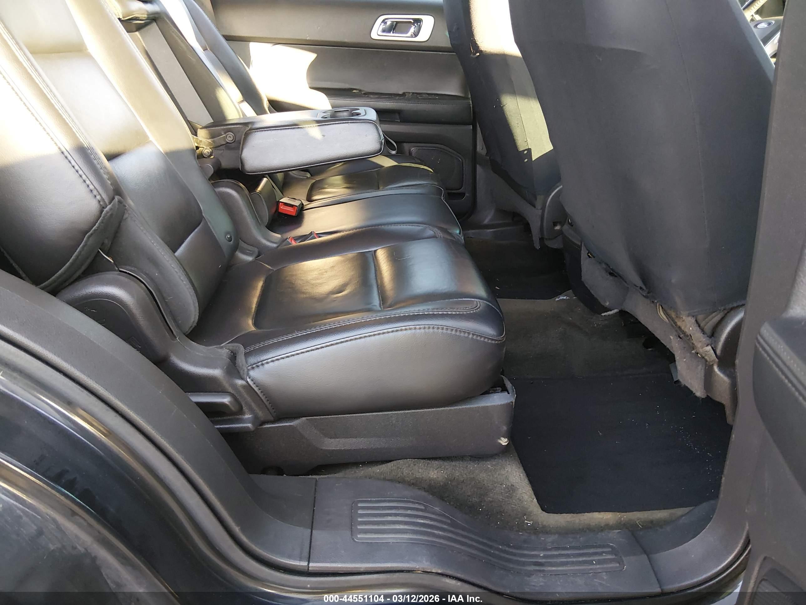 FORD EXPLORER image 8